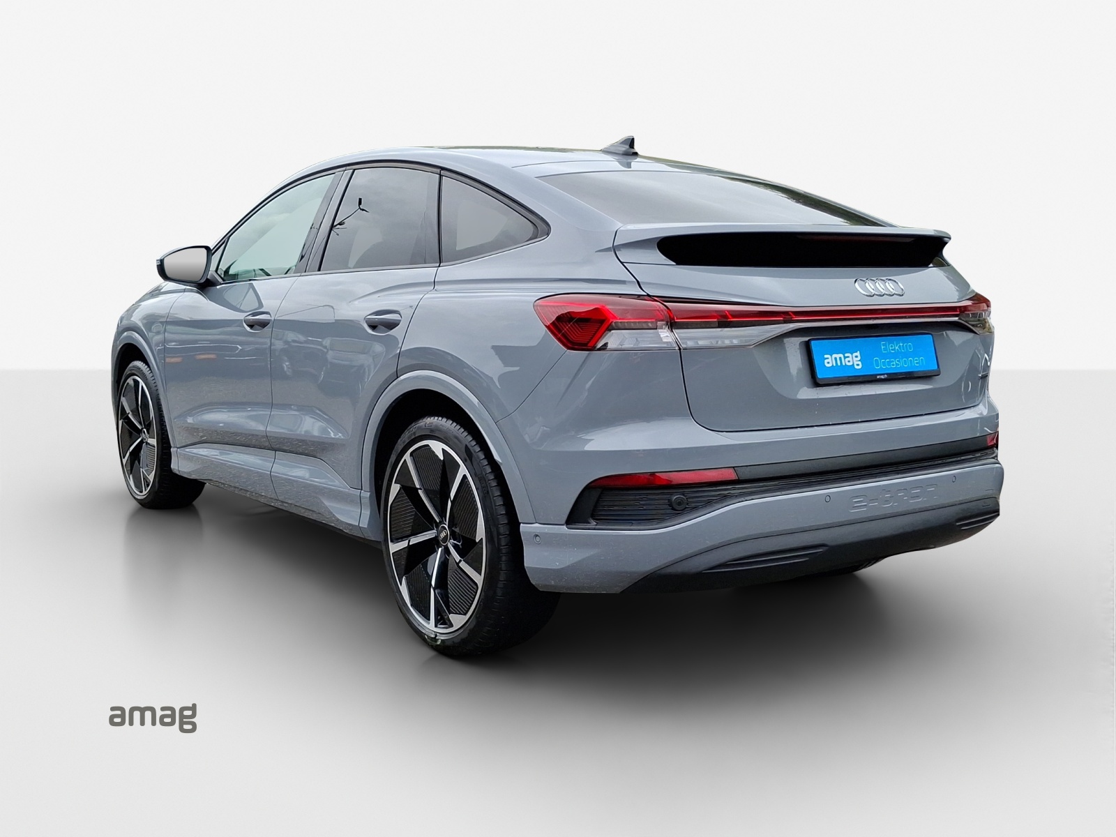 AUDI Q4 Sportback e-tron 50 quattro-showroom-element-2