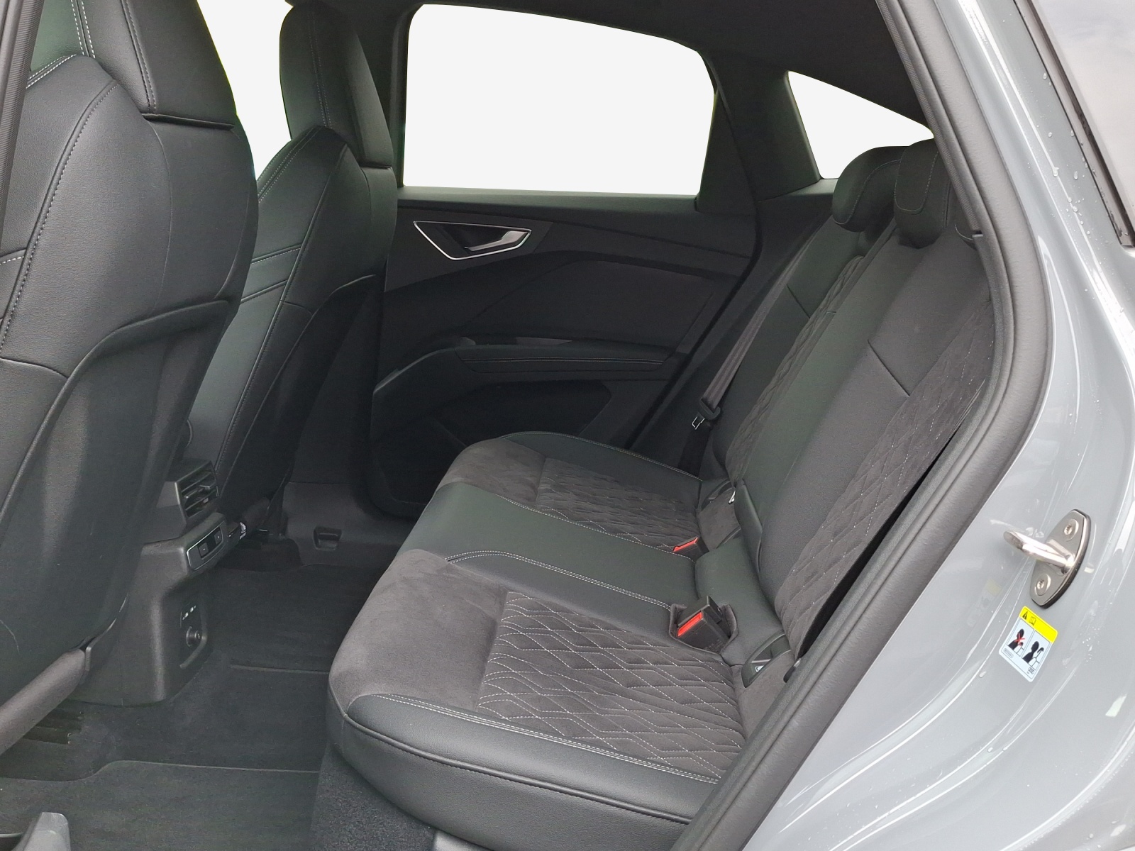 AUDI Q4 Sportback e-tron 50 quattro-image-11