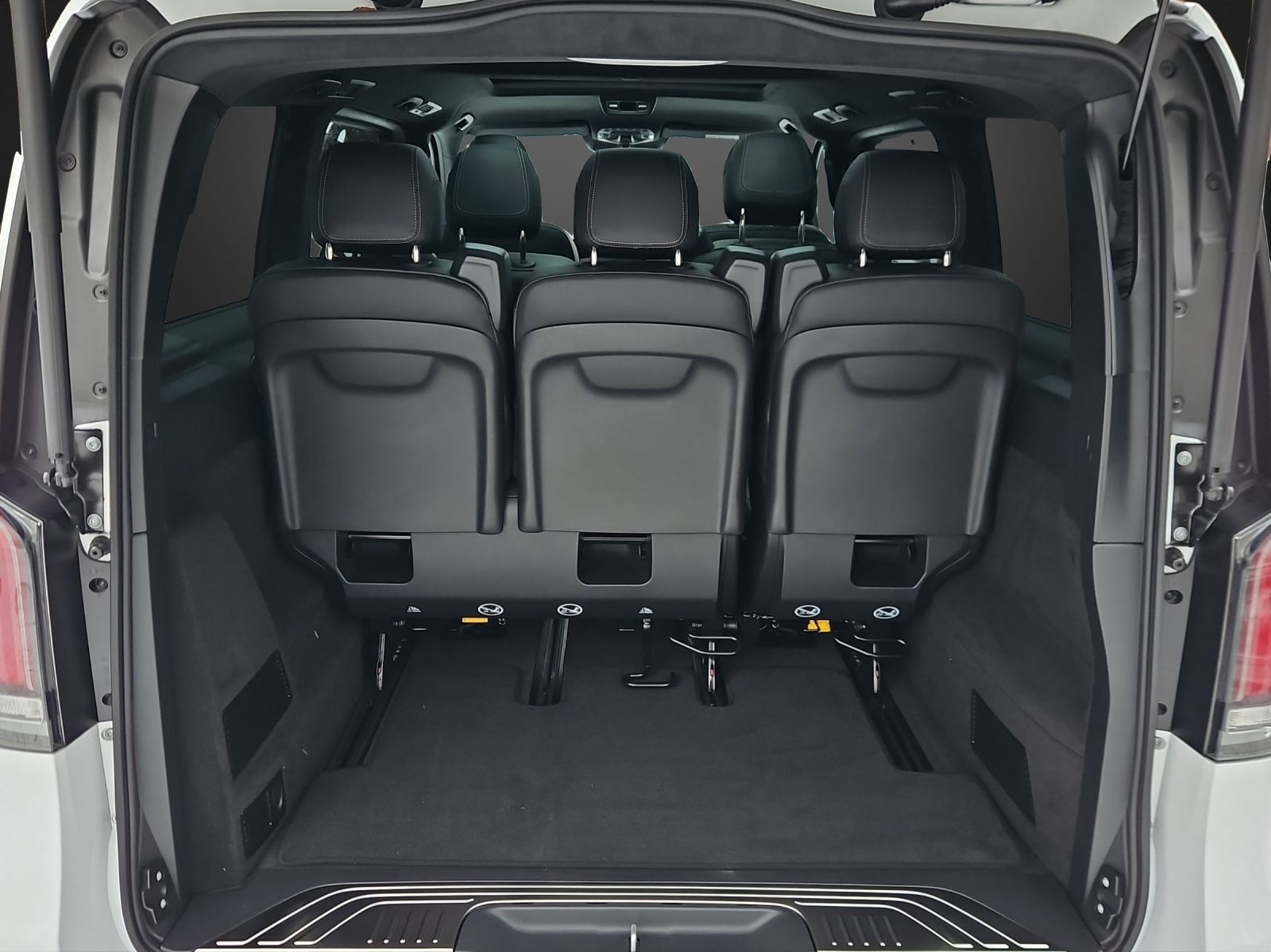 MERCEDES-BENZ V 300 d lang 4Matic Exclusive 9G-Tronic-image-11