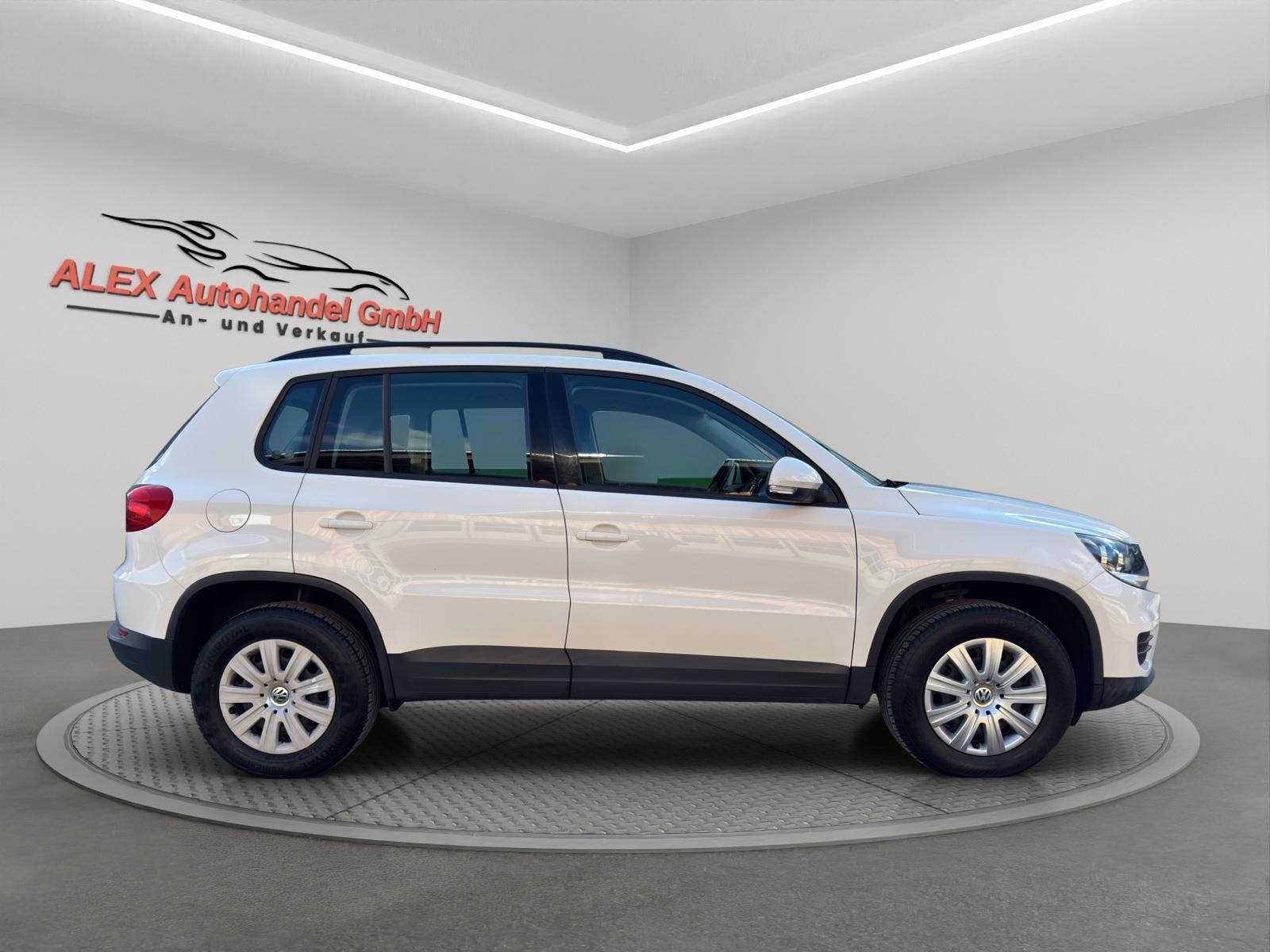 VW Tiguan 2.0 TDI BMT Design 4Motion-image-7