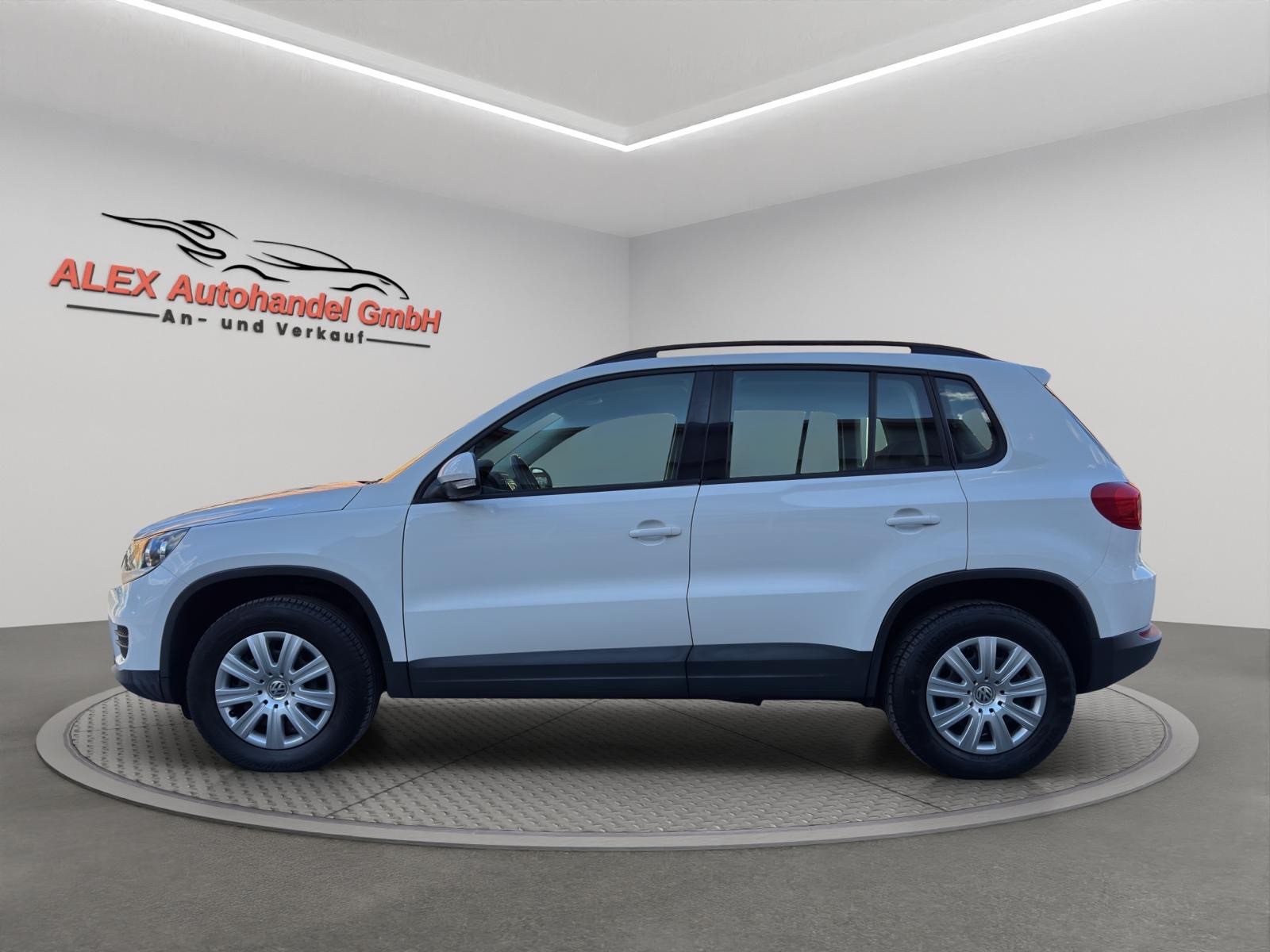 VW Tiguan 2.0 TDI BMT Design 4Motion-image-2