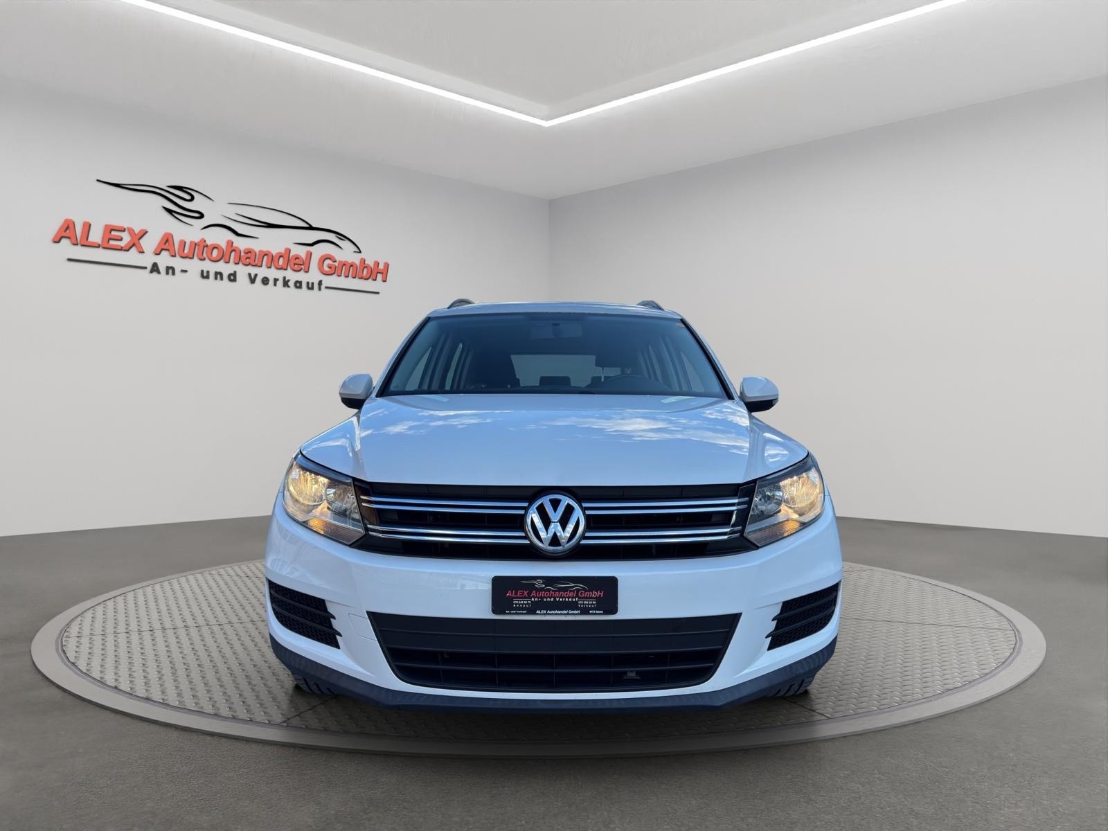 VW Tiguan 2.0 TDI BMT Design 4Motion-image-1