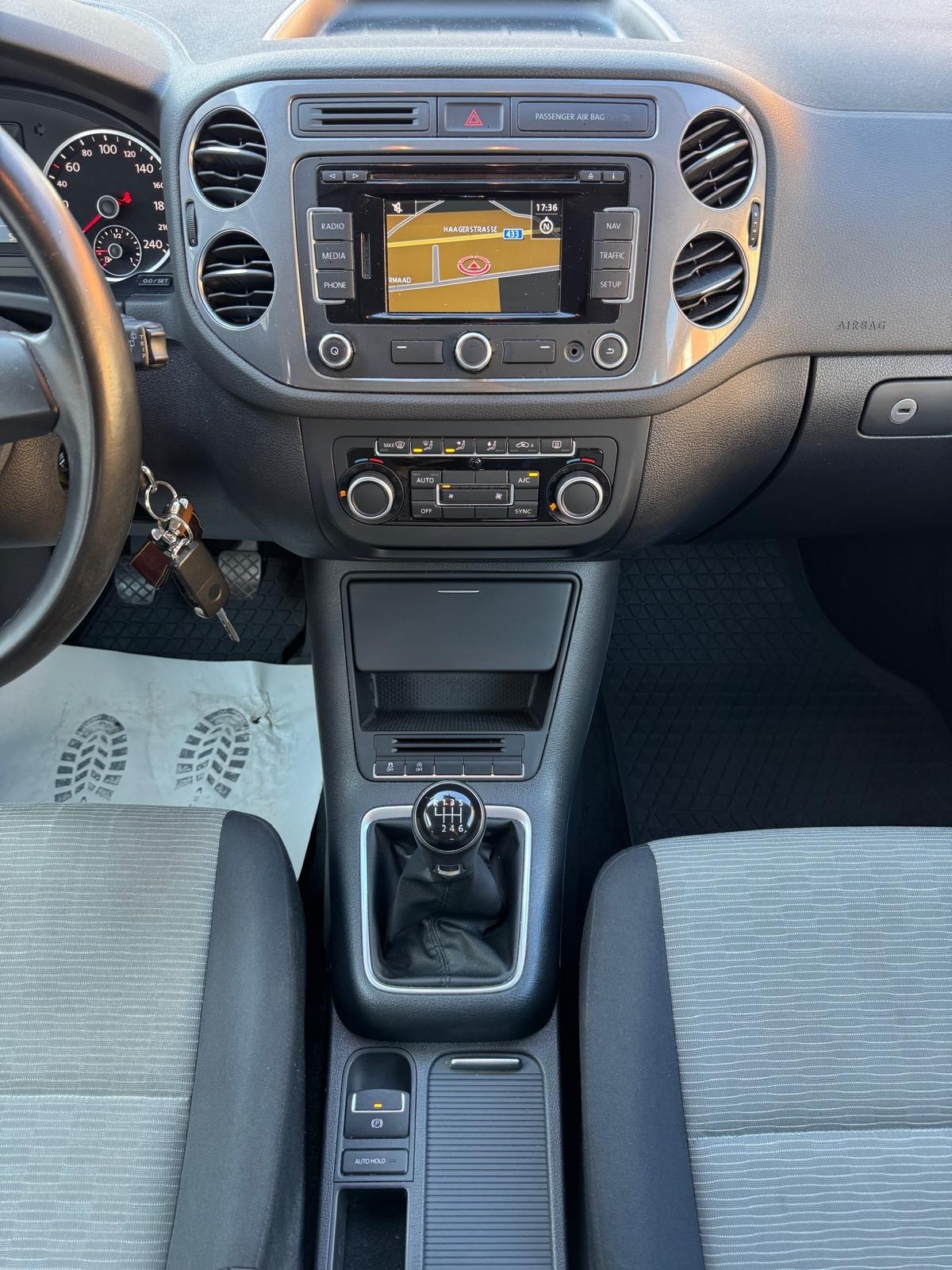 VW Tiguan 2.0 TDI BMT Design 4Motion-image-12