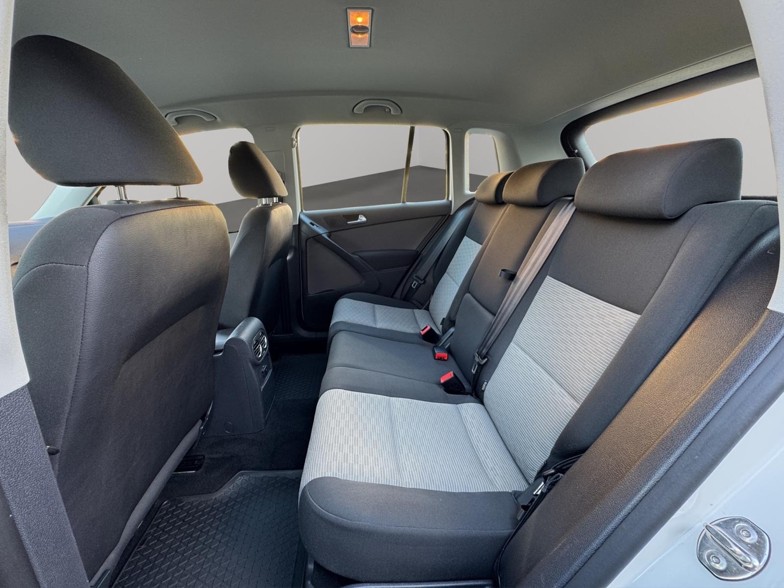 VW Tiguan 2.0 TDI BMT Design 4Motion-image-11