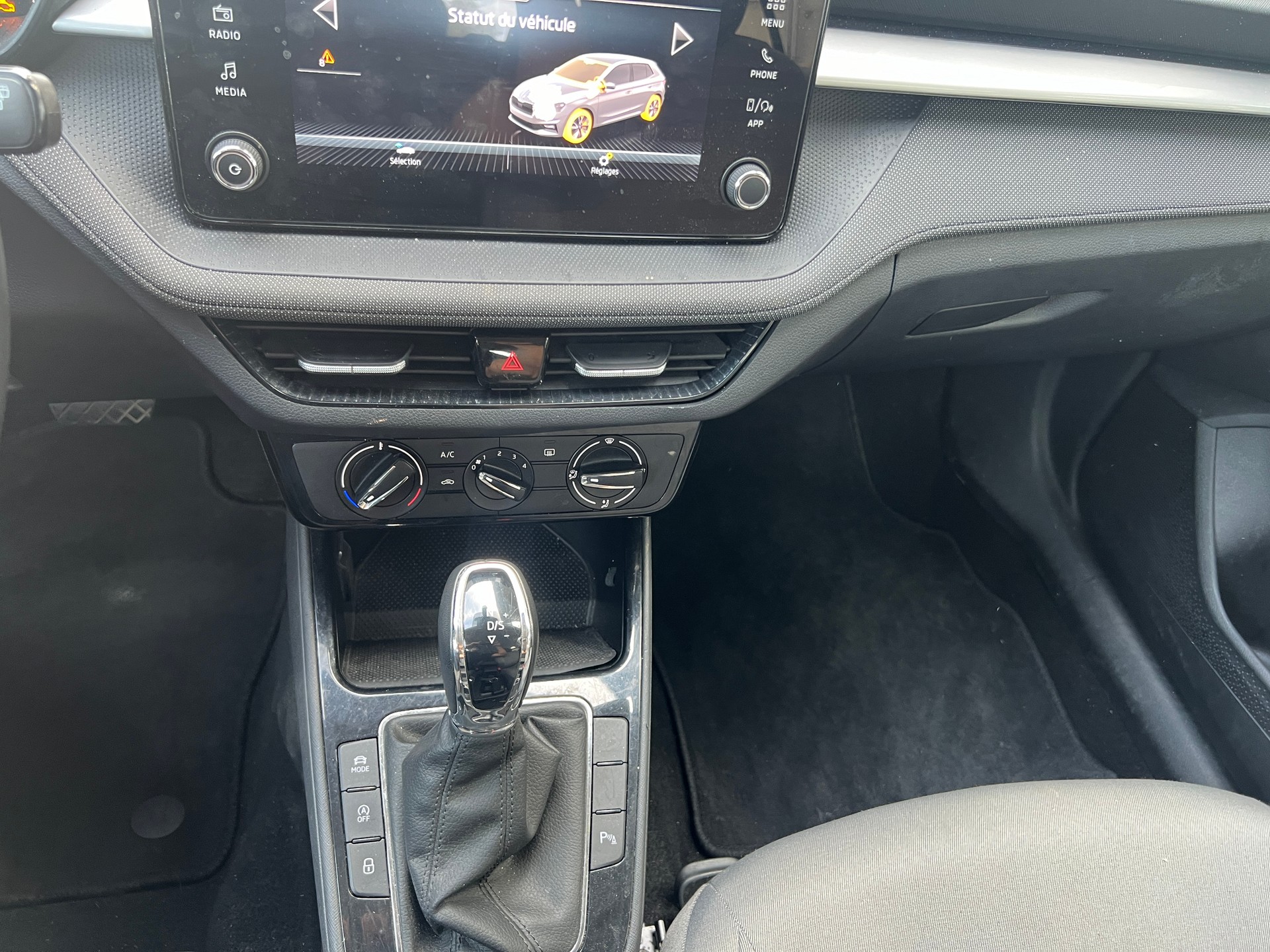 SKODA Fabia 1.0 TSI Selection DSG-image-13