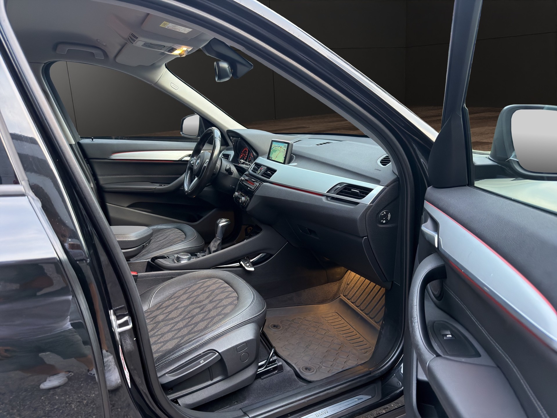 BMW X1 xDrive 20d xLine Steptronic-image-14