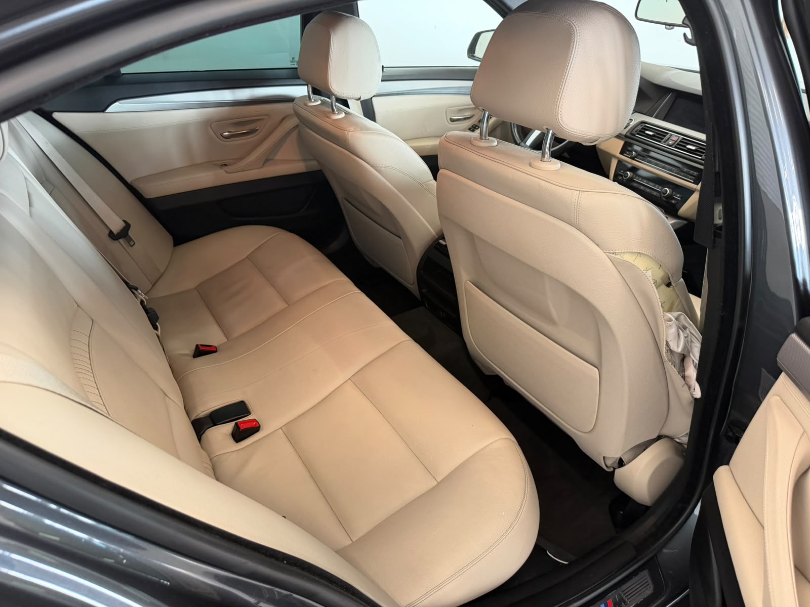 BMW 520d xDrive Luxury Line Steptronic-image-13