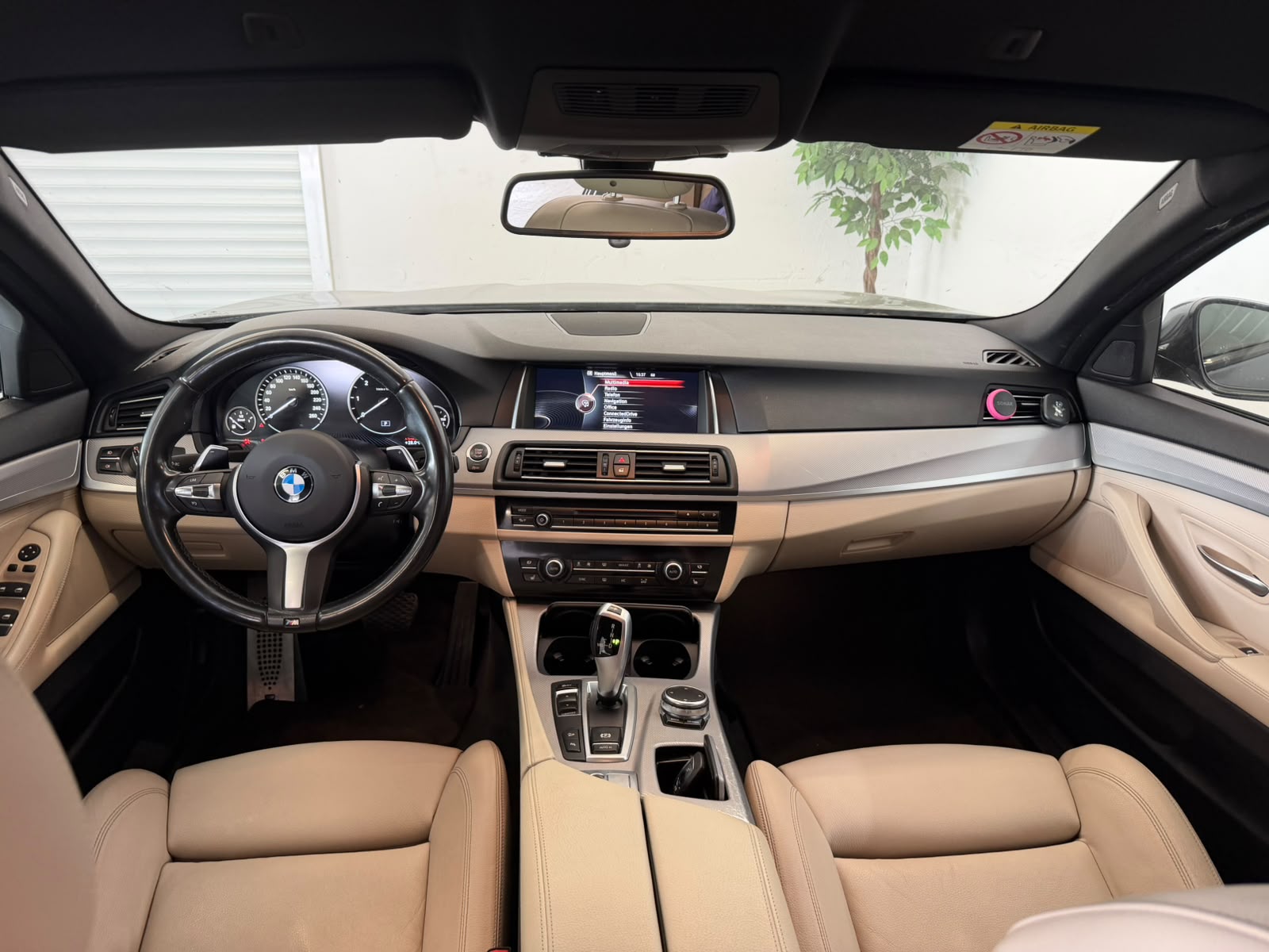 BMW 520d xDrive Luxury Line Steptronic-image-10