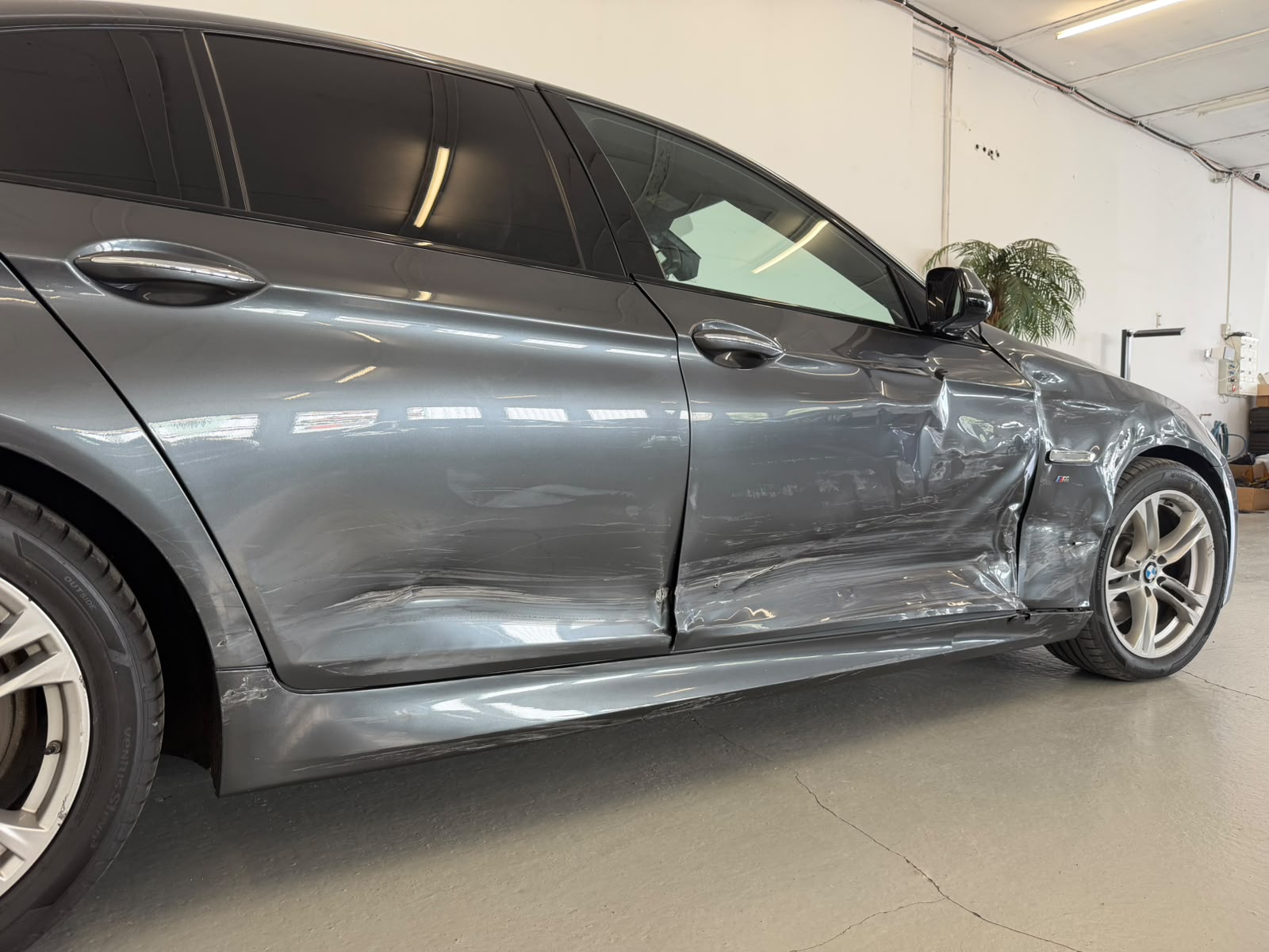 BMW 520d xDrive Luxury Line Steptronic-image-5