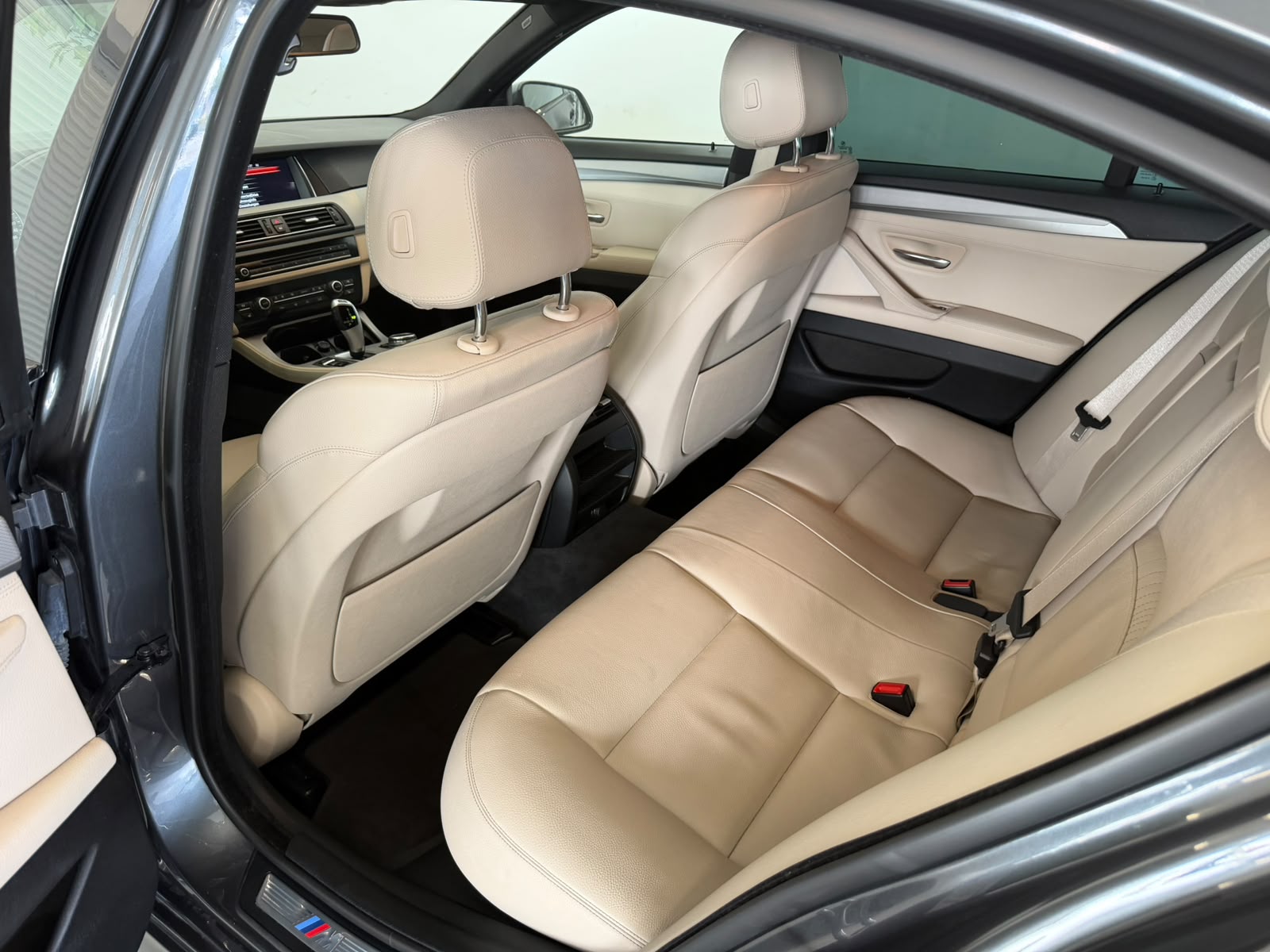 BMW 520d xDrive Luxury Line Steptronic-image-9