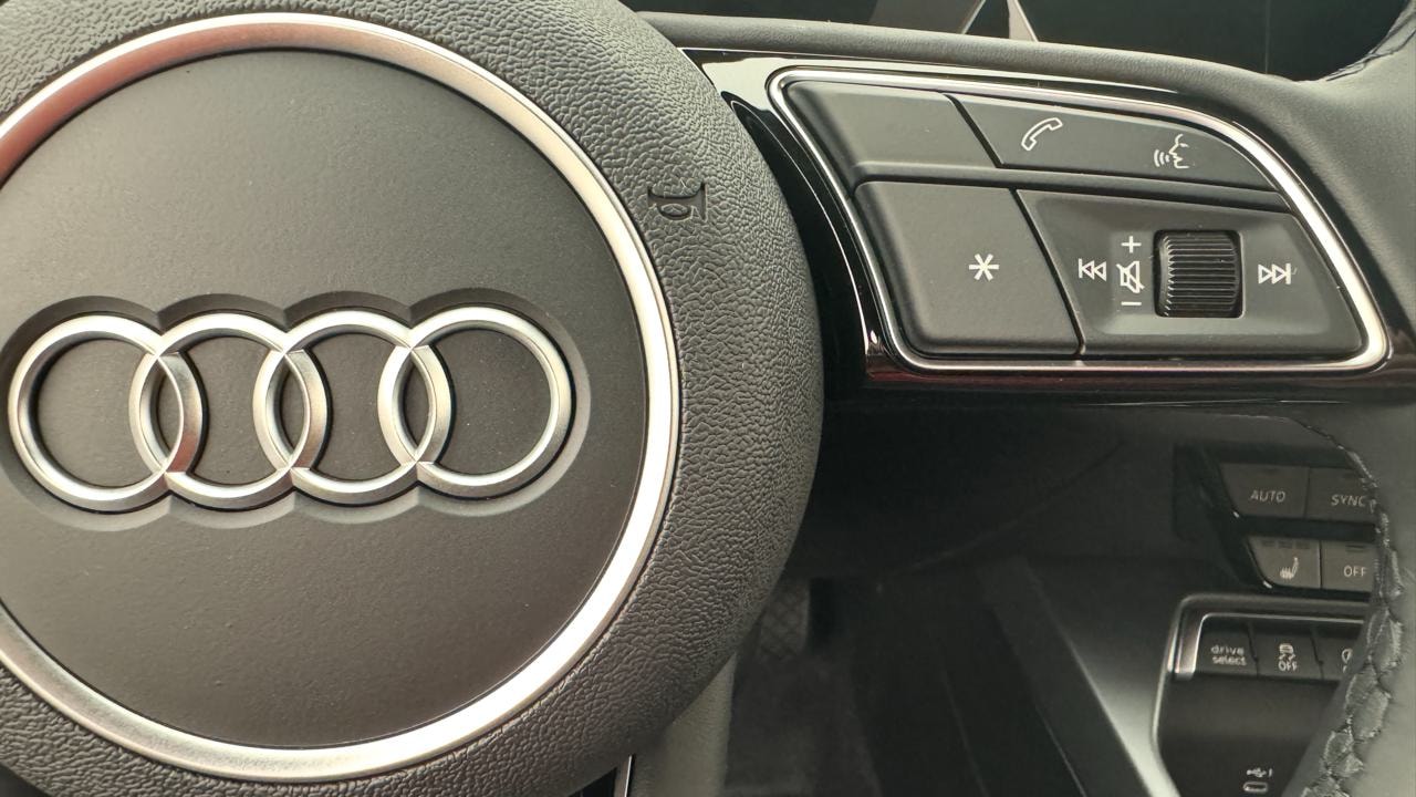 AUDI A3 allstreet 40 TFSI S-tronic quatttro-image-9