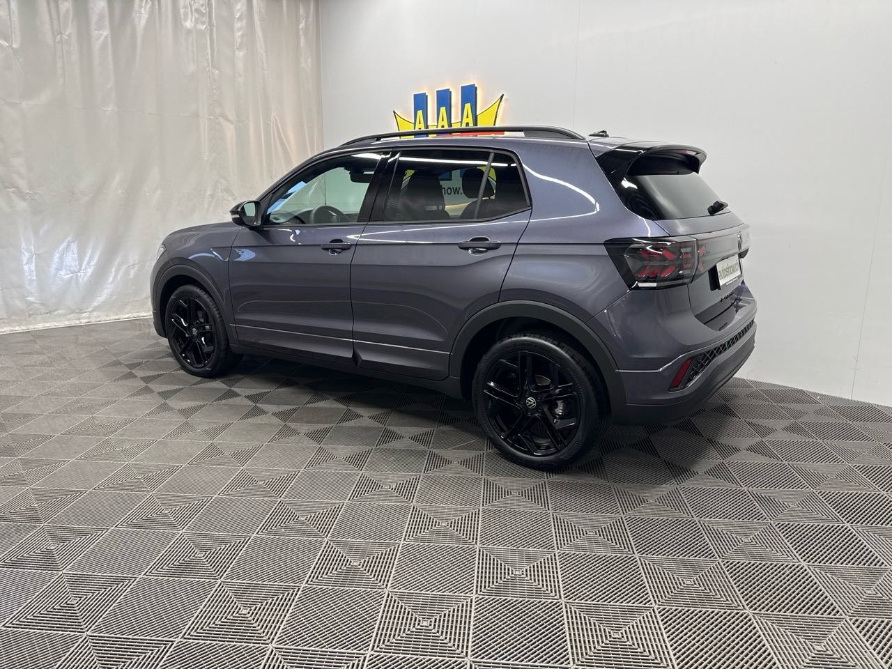 VW T-Cross 1.0TSI R-Line Black Limited 115-image-1