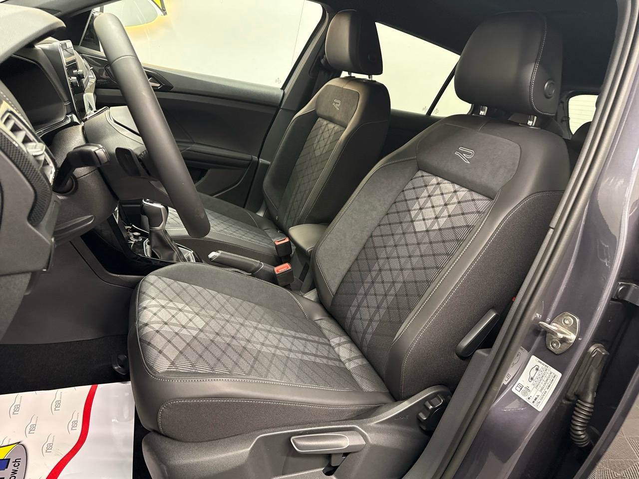 VW T-Cross 1.0TSI R-Line Black Limited 115-image-3