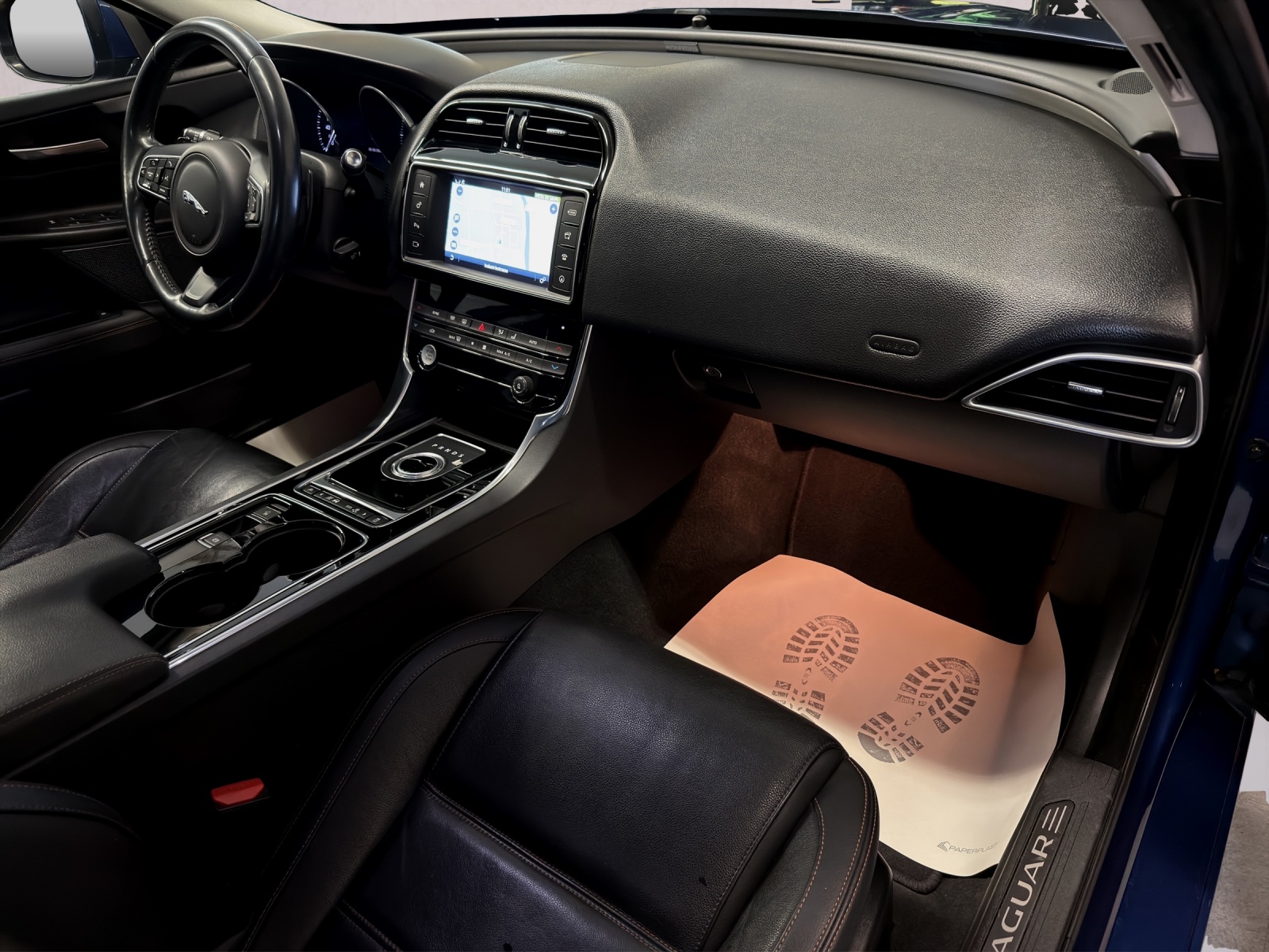 JAGUAR XE 20d Pure Automat-image-6
