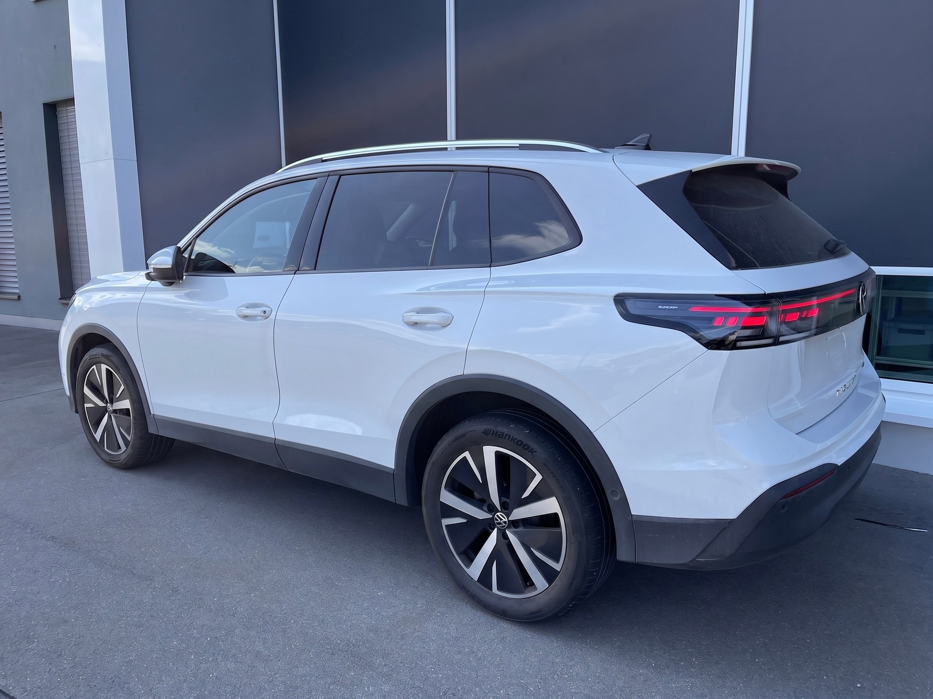 VW Tiguan 2.0 TSI DSG United 4Motion-showroom-element-1