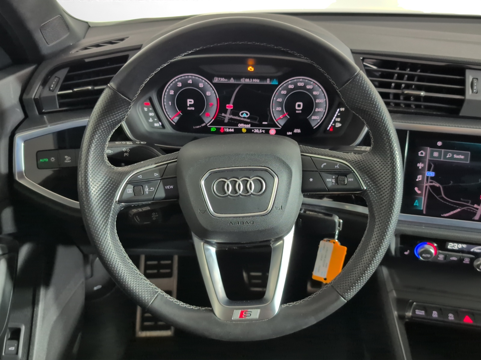 AUDI Q3 Sportback 45 TFSI S line quattro S-tronic-image-11
