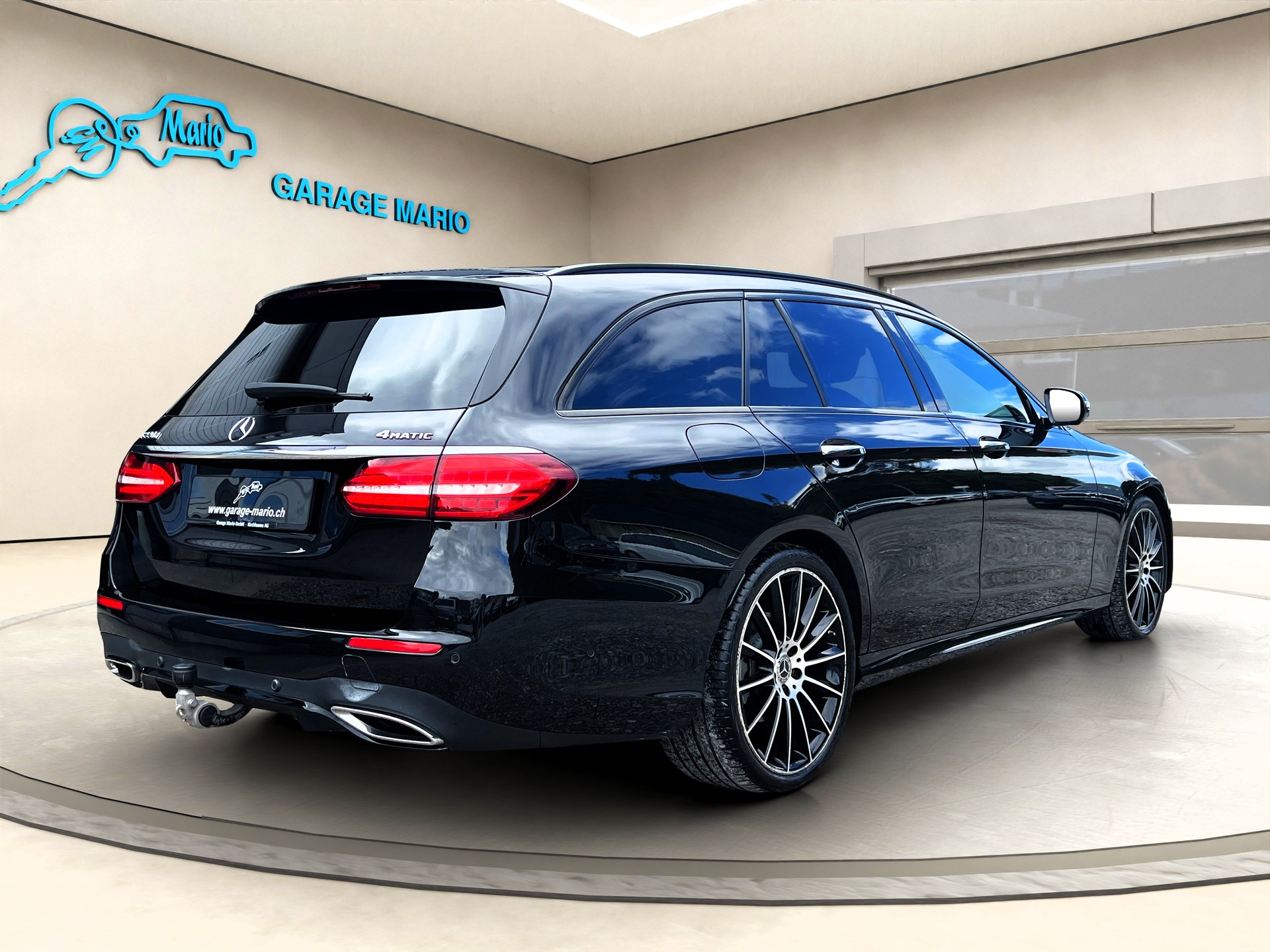 MERCEDES-BENZ E 220 d T 4Matic❗AMG Line❗9G-Tronic ✅CH-Fahrzeug aus 1. Hand mit einer TOP-Ausstattung✅-image-4