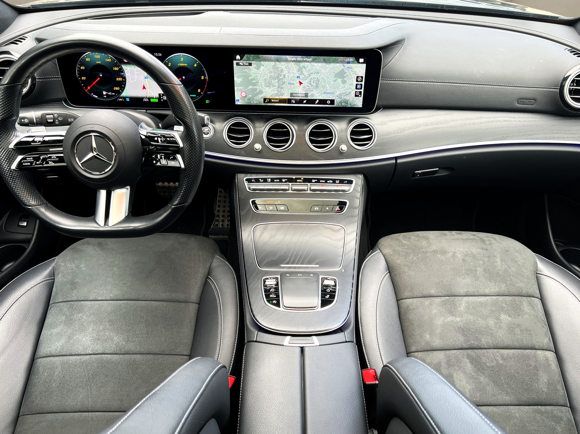 MERCEDES-BENZ E 220 d T 4Matic❗AMG Line❗9G-Tronic ✅CH-Fahrzeug aus 1. Hand mit einer TOP-Ausstattung✅-image-7