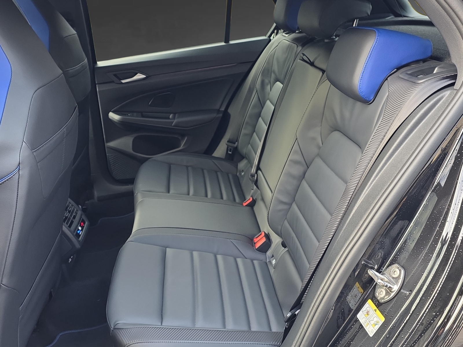 VW Golf 2.0 TSI R DSG 4 Motion-image-6