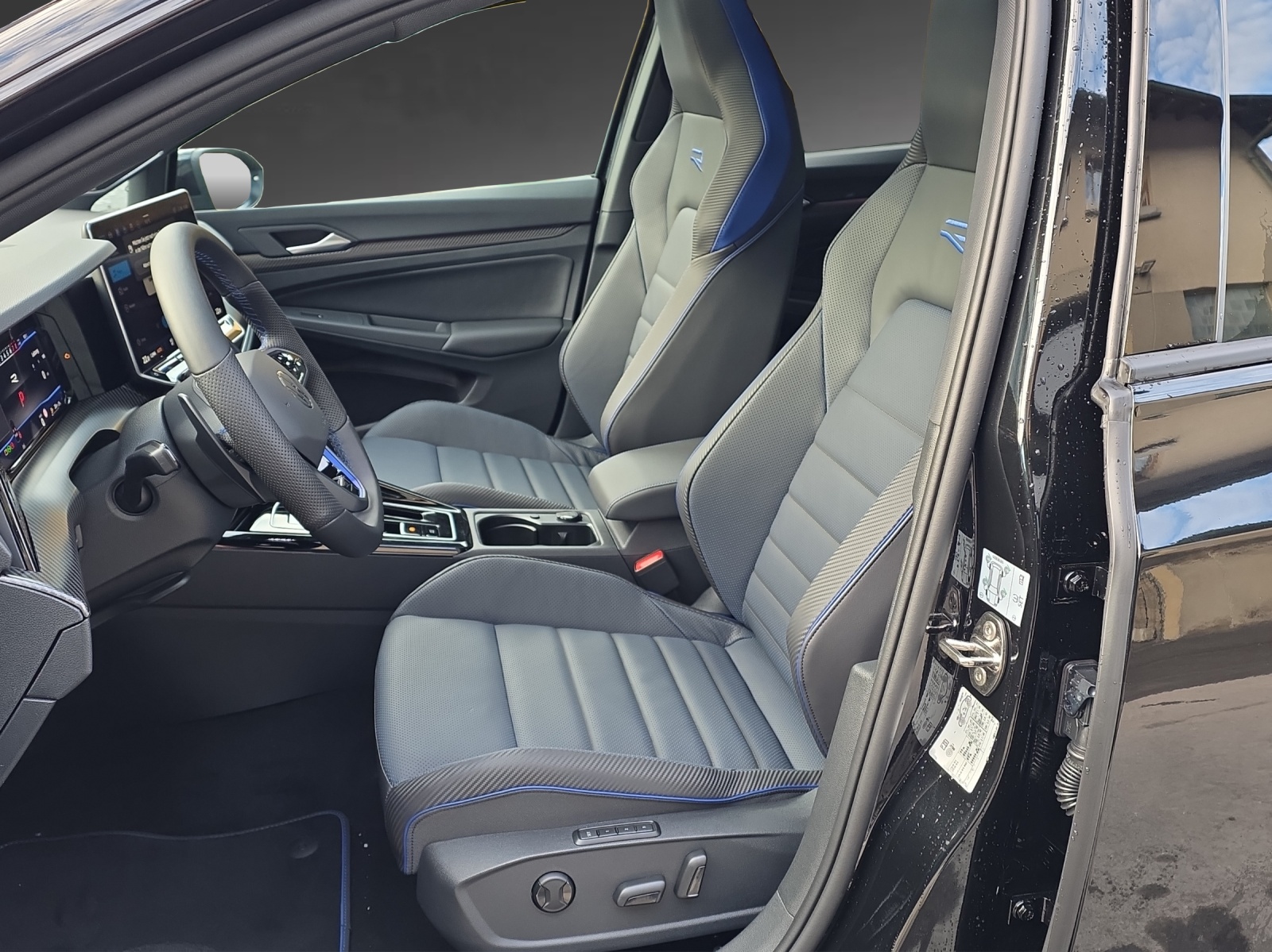 VW Golf 2.0 TSI R DSG 4 Motion-image-5