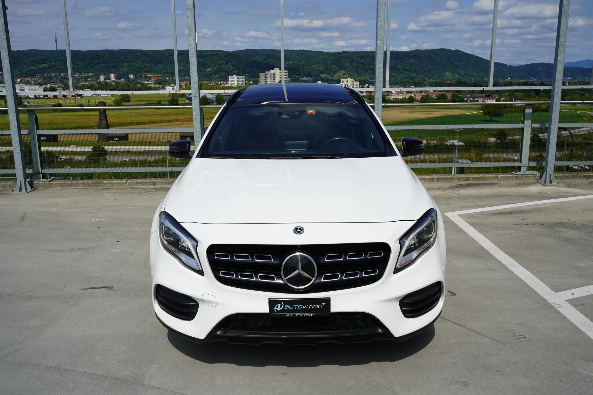 MERCEDES-BENZ GLA 250 AMG LINE NIGHT 4MATIC 7G-DCT l 211 PS-image-14