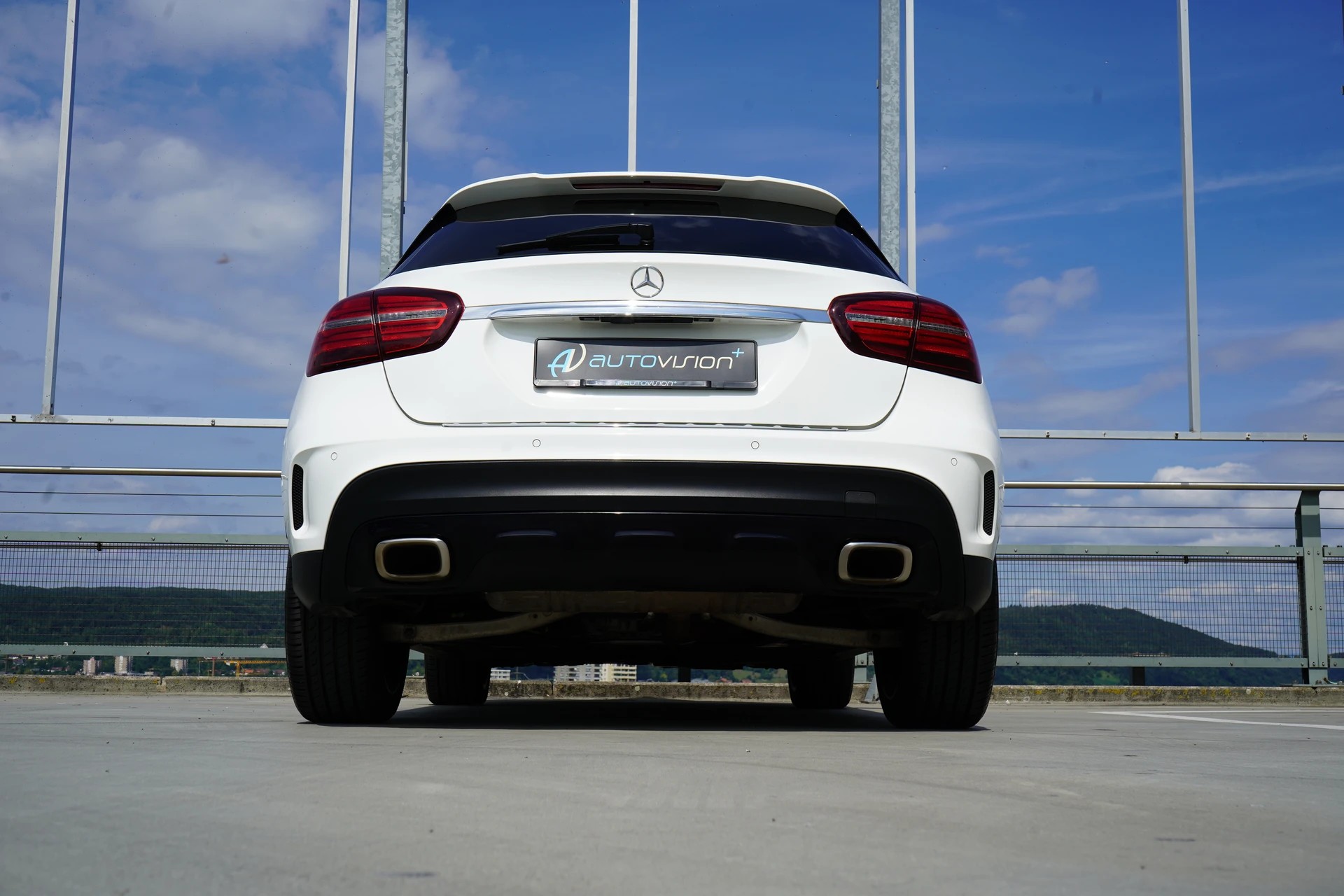 MERCEDES-BENZ GLA 250 AMG LINE NIGHT 4MATIC 7G-DCT l 211 PS-image-17