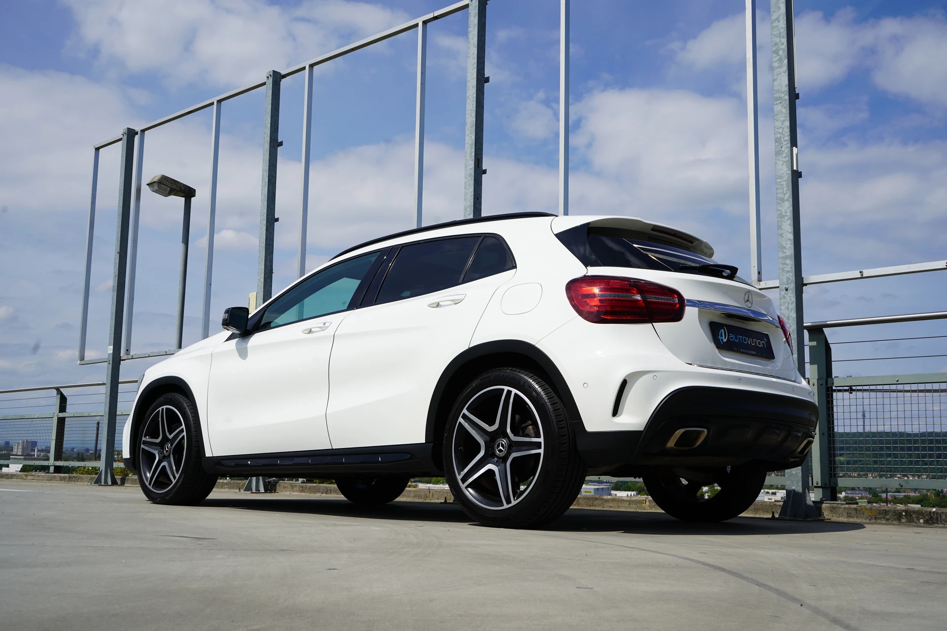 MERCEDES-BENZ GLA 250 AMG LINE NIGHT 4MATIC 7G-DCT l 211 PS-image-9