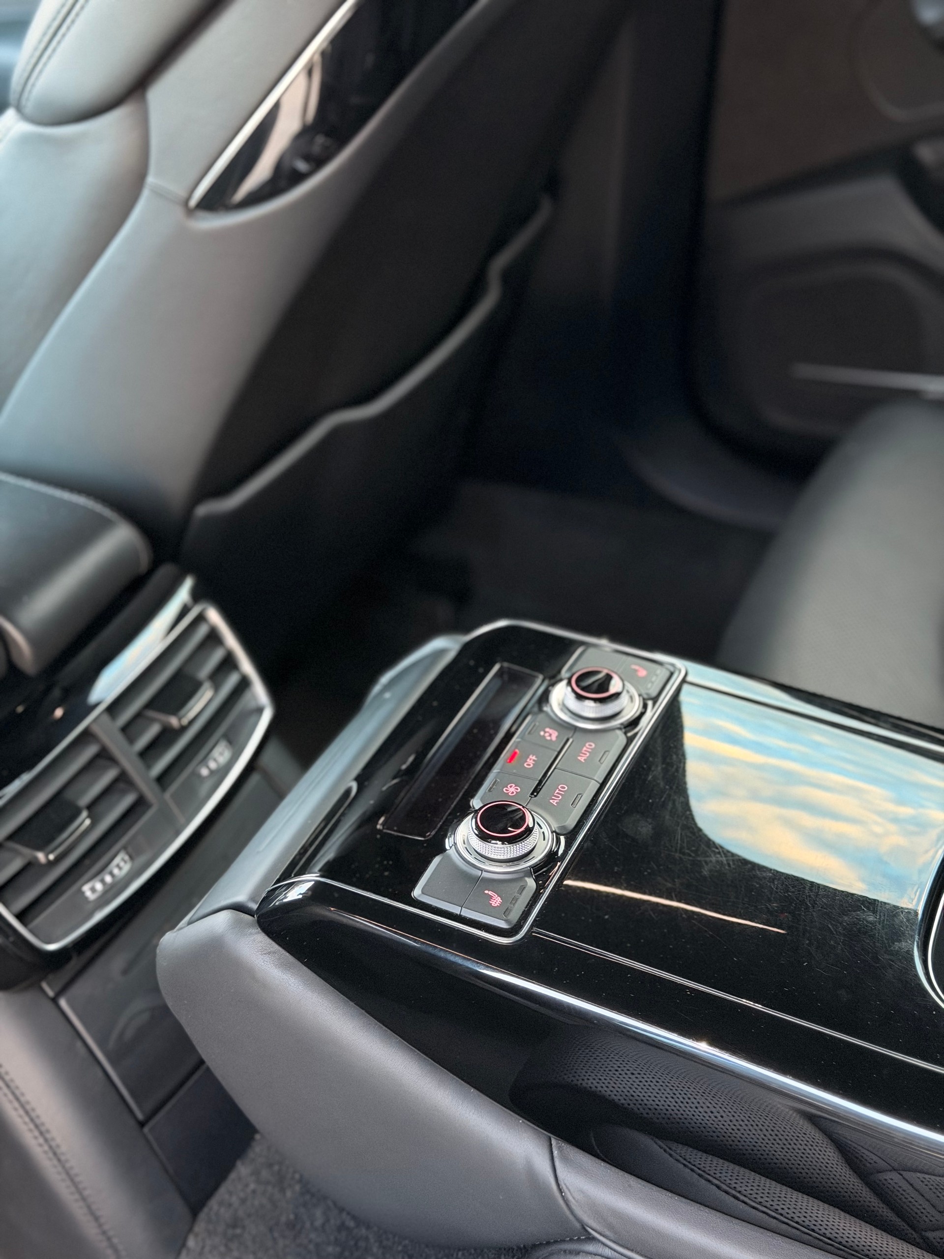 AUDI S8 4.0 TFSI V8 Plus Quattro Tiptronic-image-14