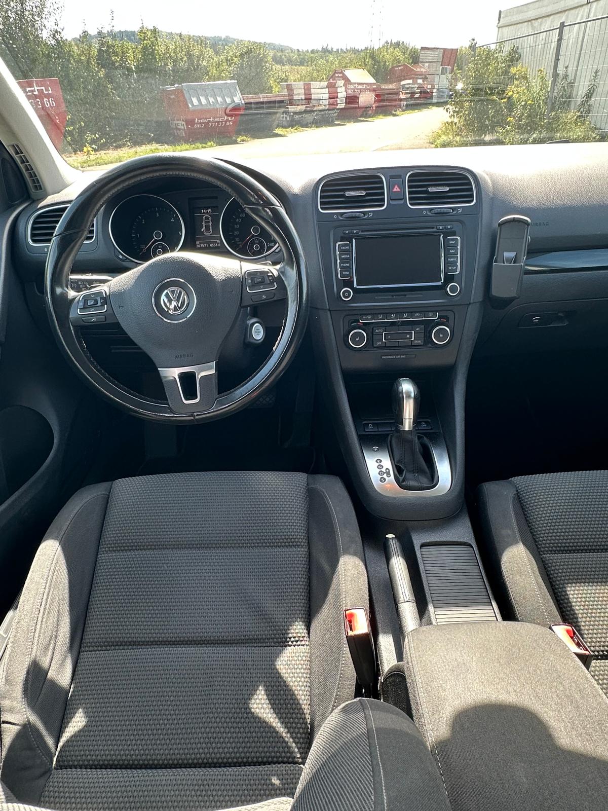 VW Golf 2.0 TDI BlueMotion Technology Highline DSG-image-4
