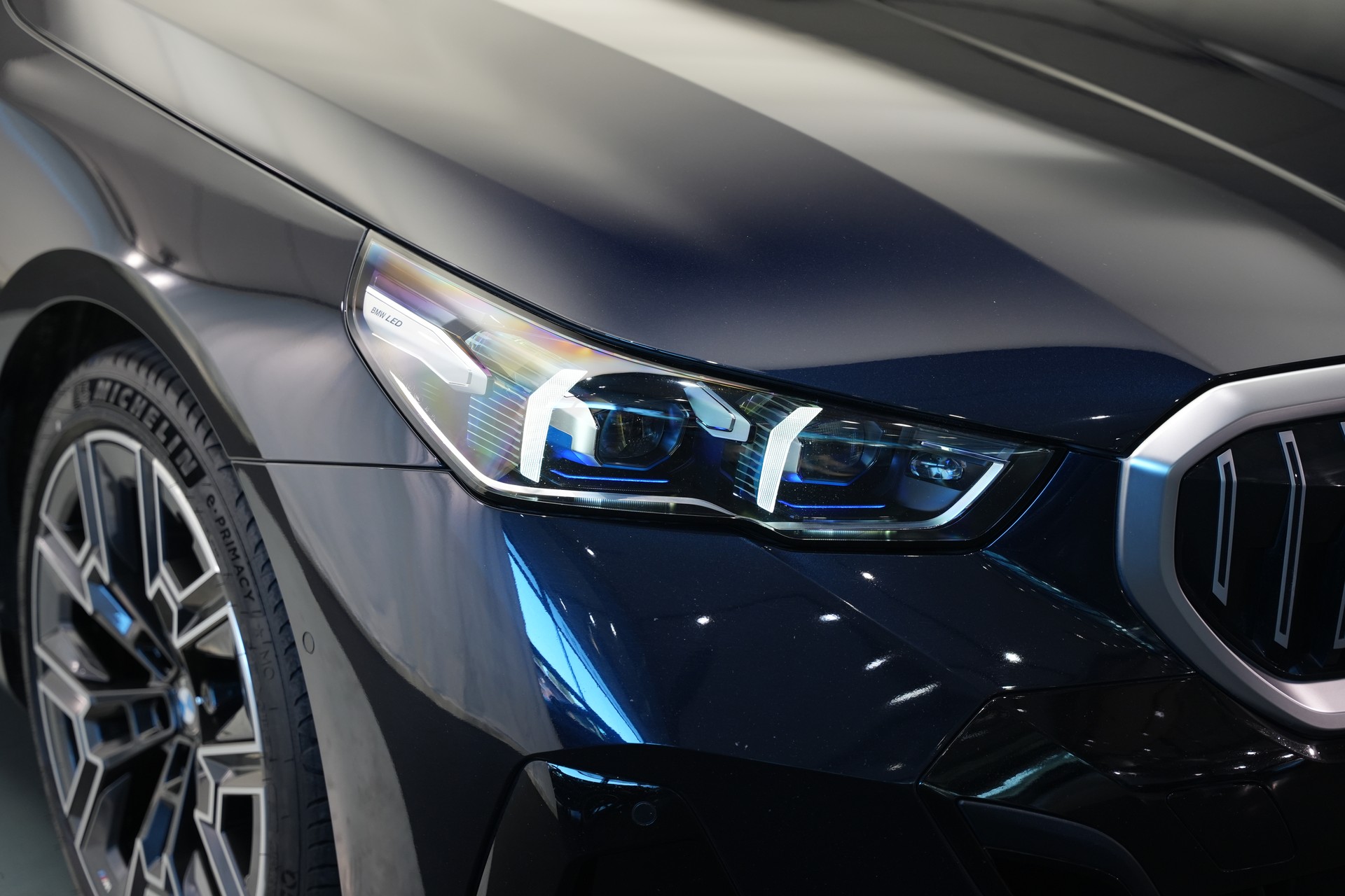 BMW 520d xDrive 48V M Sport Steptronic *Carbon* *Harman/Kardon* *Werksgarantie*-image-51