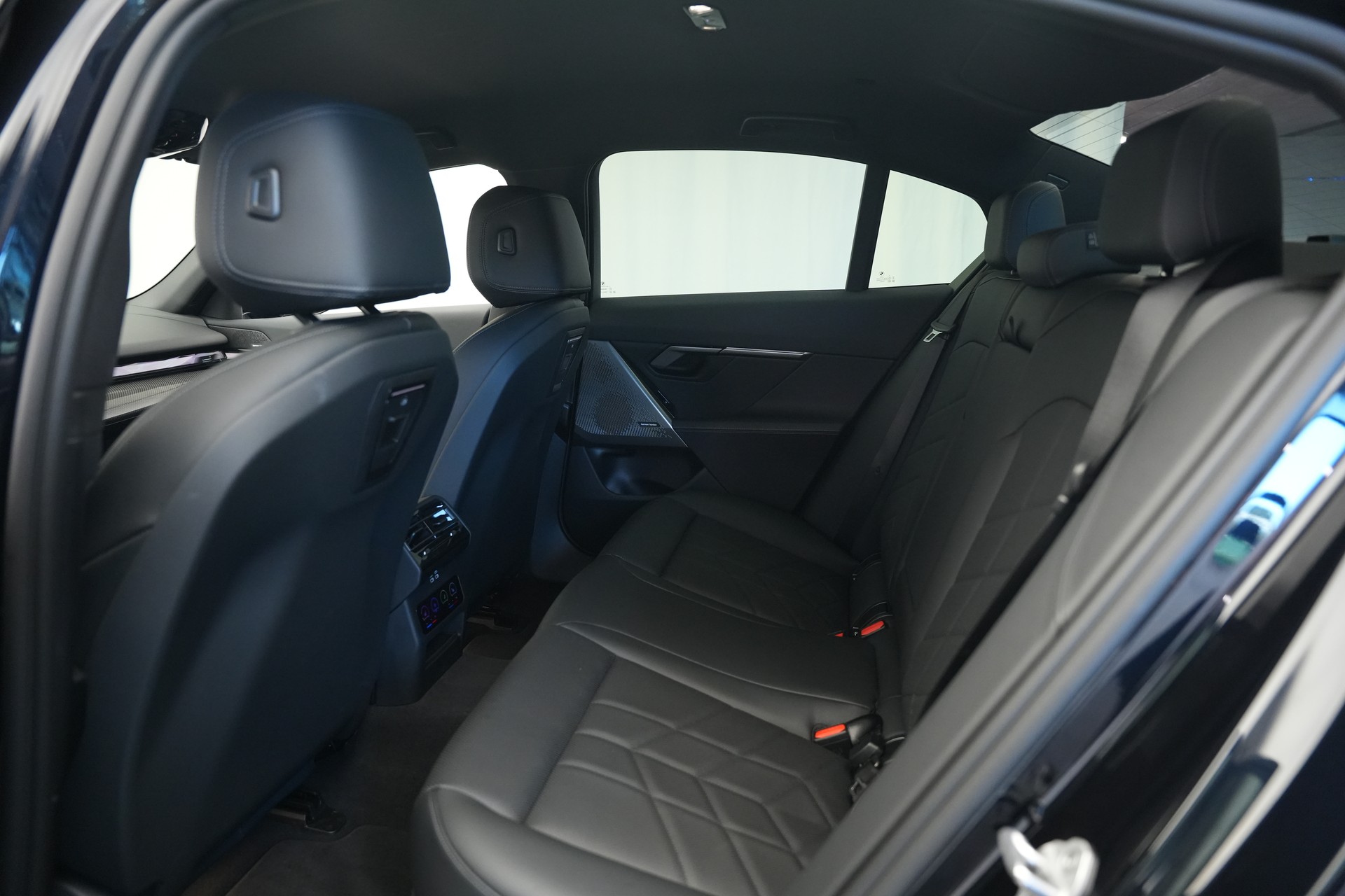 BMW 520d xDrive 48V M Sport Steptronic *Carbon* *Harman/Kardon* *Werksgarantie*-image-14