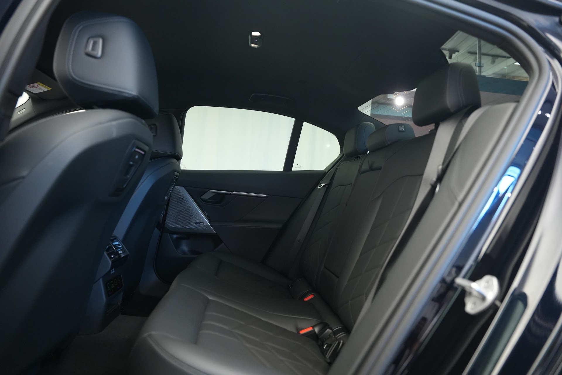 BMW 520d xDrive 48V M Sport Steptronic *Carbon* *Harman/Kardon* *Werksgarantie*-image-15
