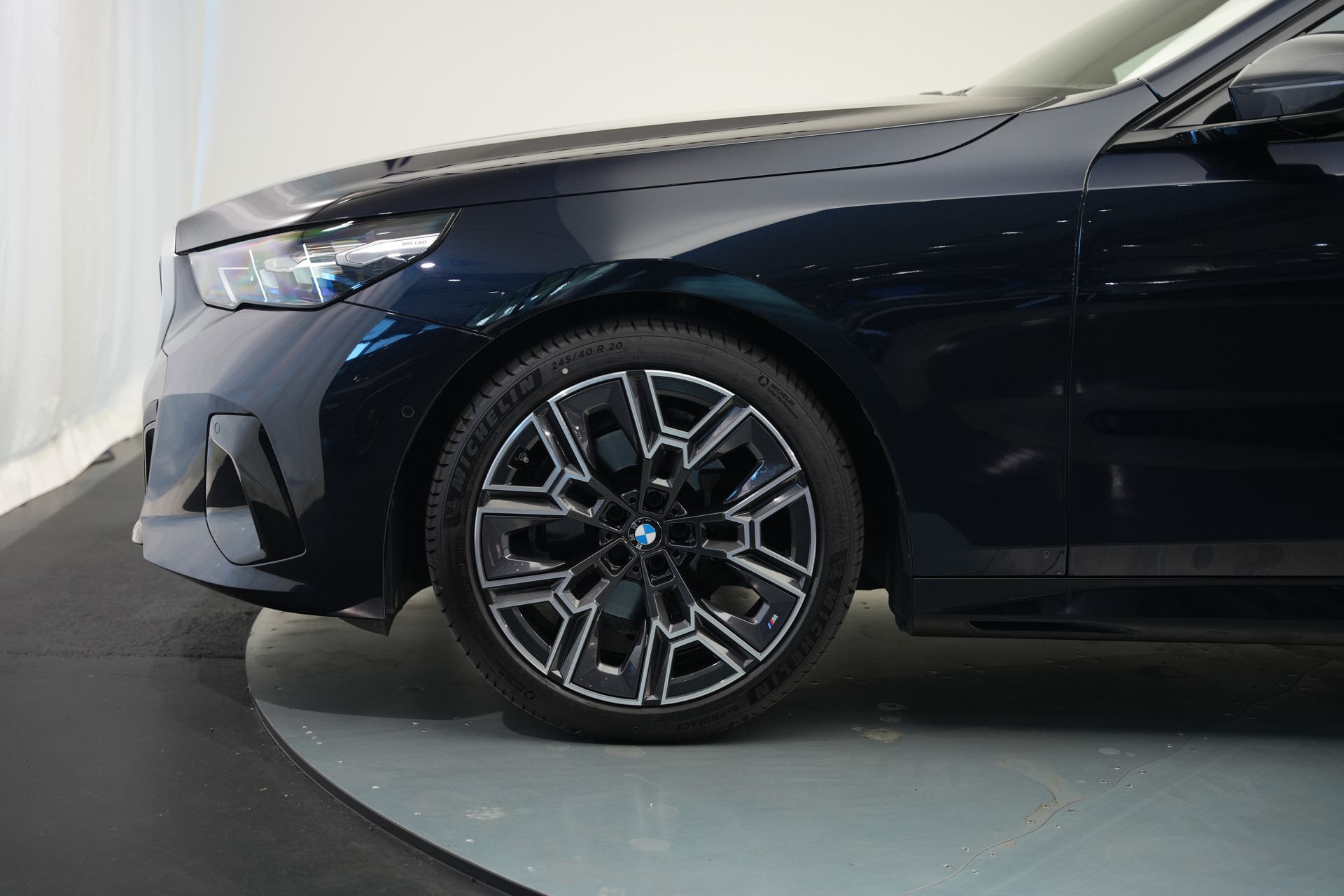 BMW 520d xDrive 48V M Sport Steptronic *Carbon* *Harman/Kardon* *Werksgarantie*-image-47