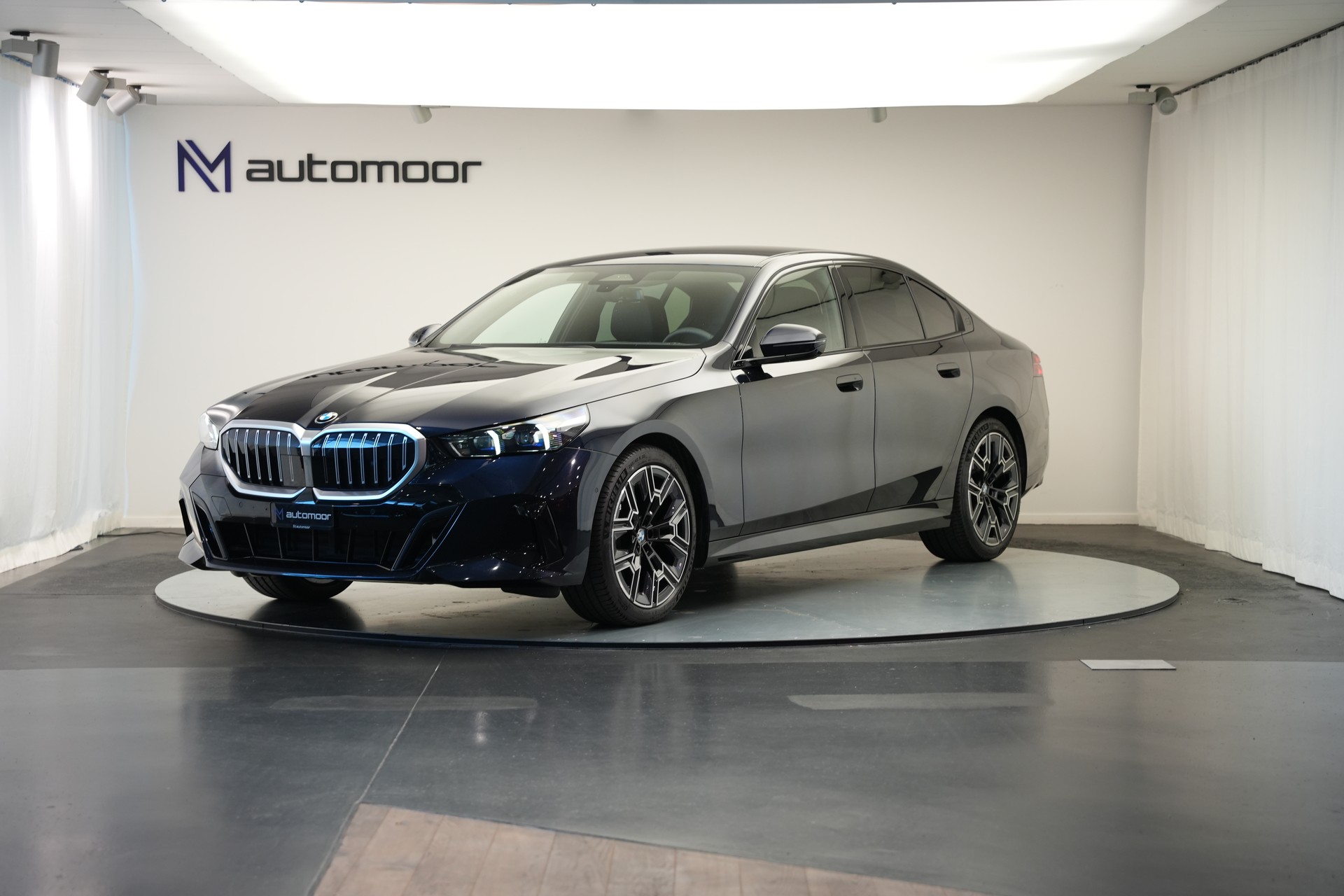 BMW 520d xDrive 48V M Sport Steptronic *Carbon* *Harman/Kardon* *Werksgarantie*-image-0