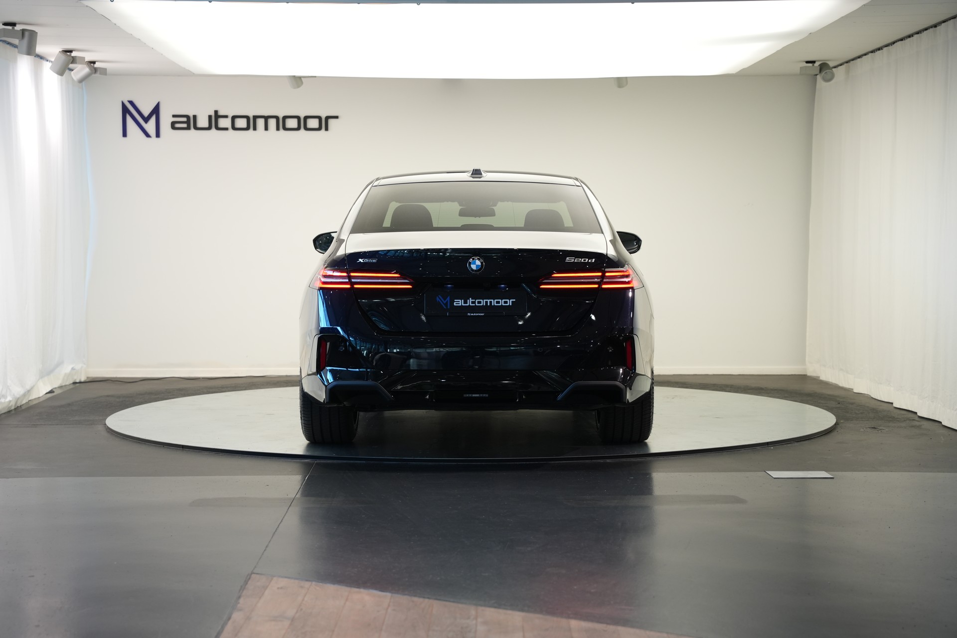 BMW 520d xDrive 48V M Sport Steptronic *Carbon* *Harman/Kardon* *Werksgarantie*-image-5