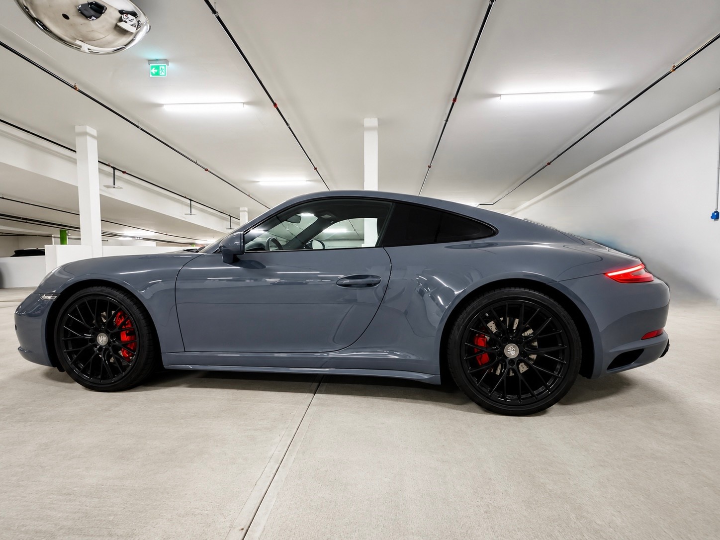PORSCHE 3.0 Carrera 4 PDK-image-0