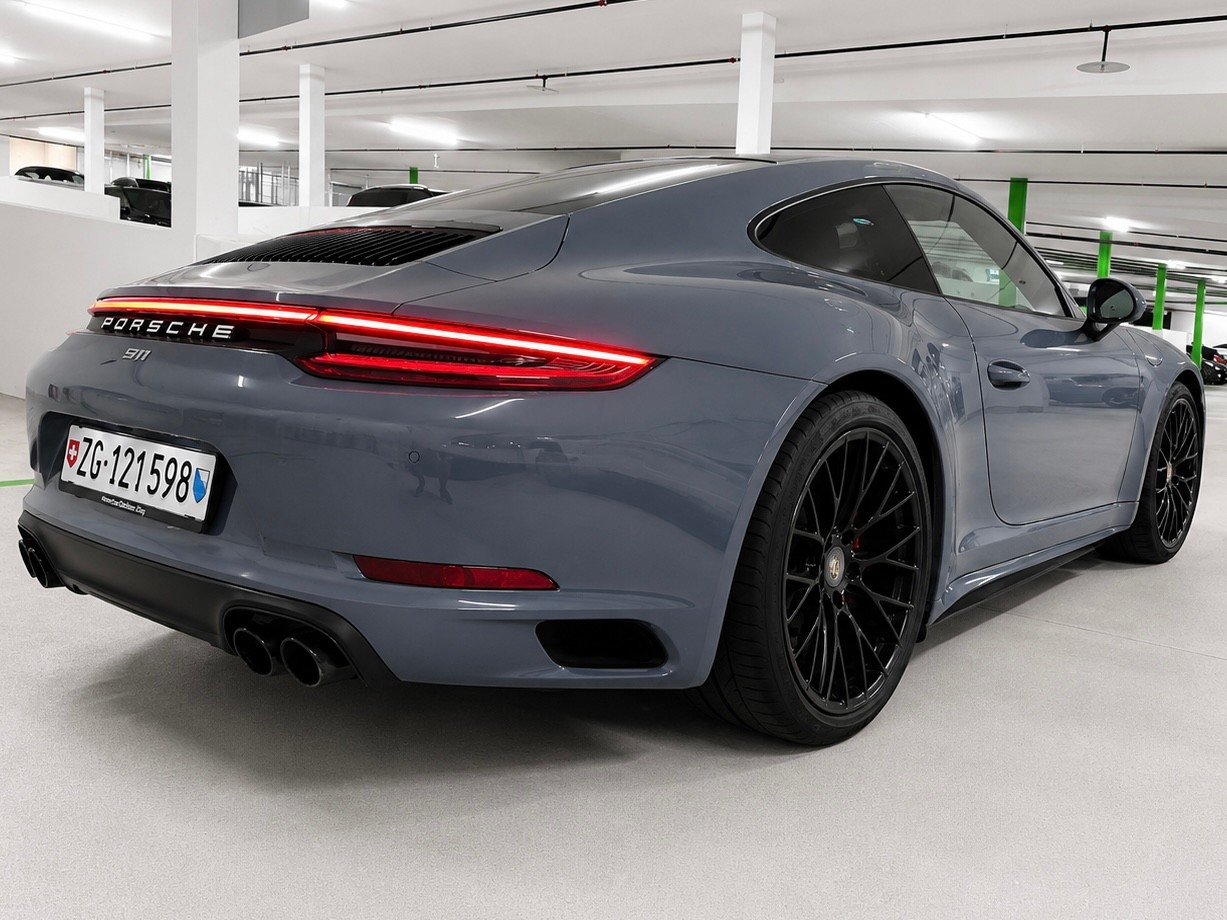PORSCHE 3.0 Carrera 4 PDK-image-2