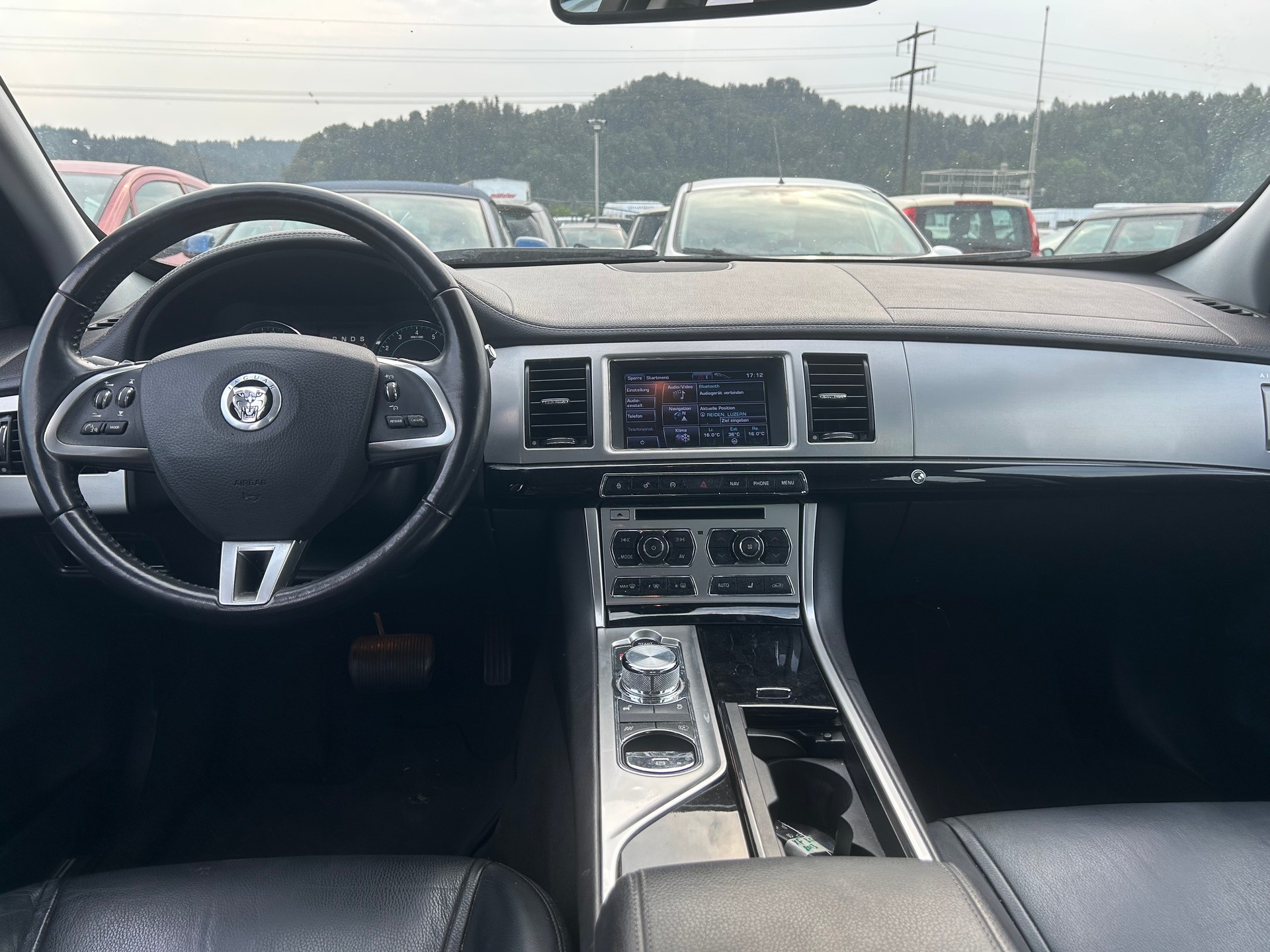 JAGUAR XF 3.0 V6 S/C Premium Luxury 4x4-image-6