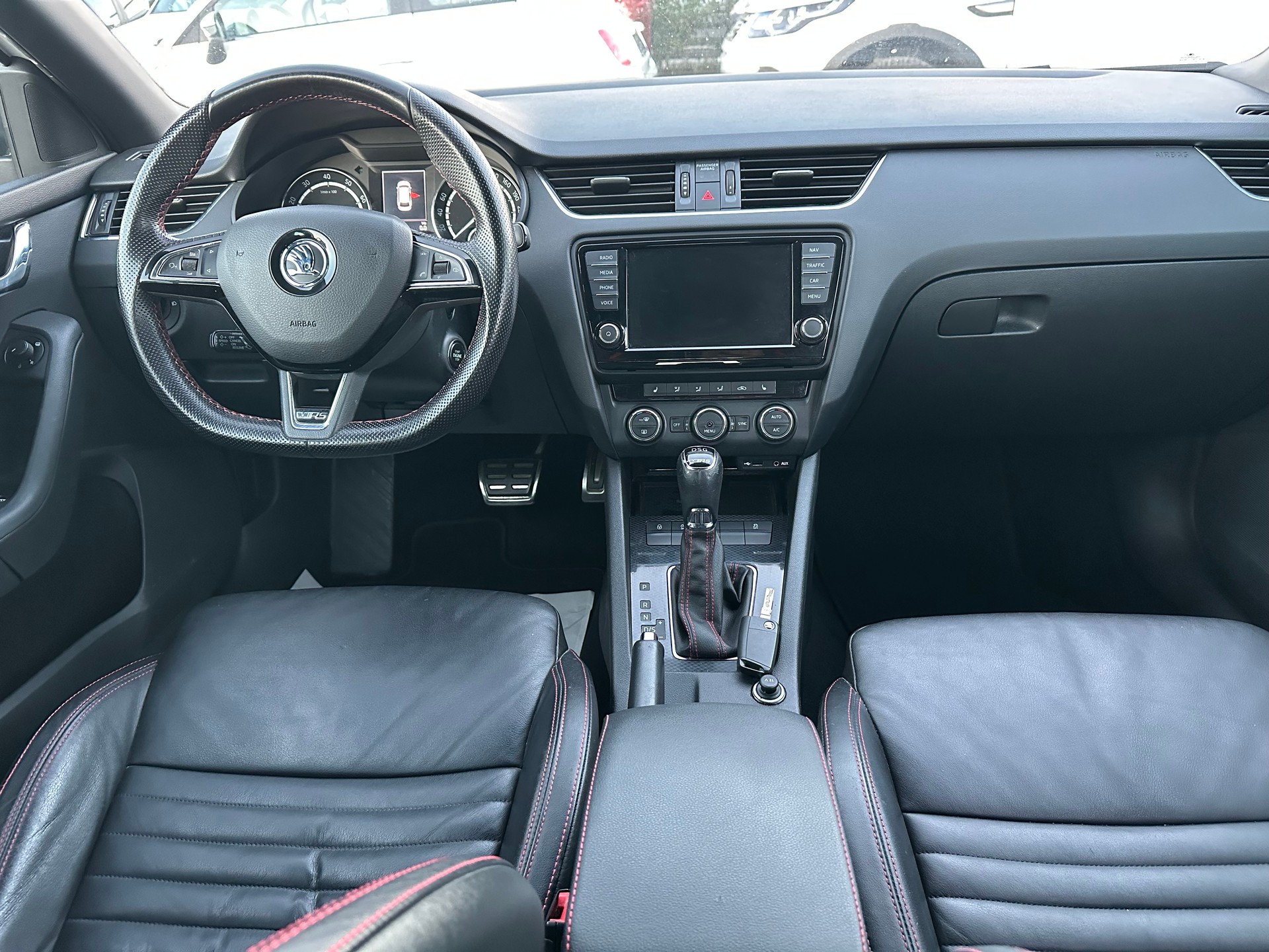 SKODA Octavia Combi 2.0 TSI RS DSG-image-11