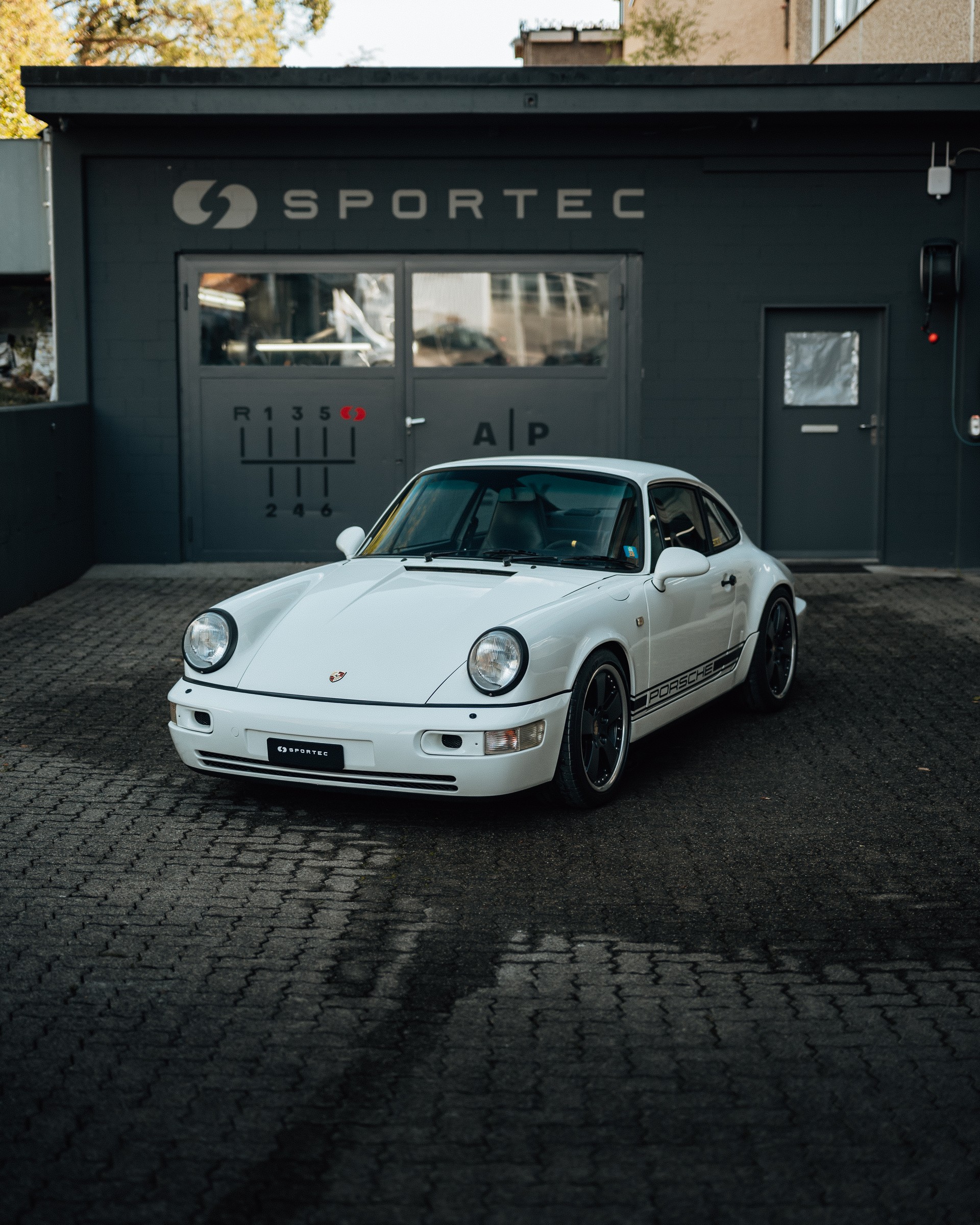PORSCHE Carrera 2-image-0