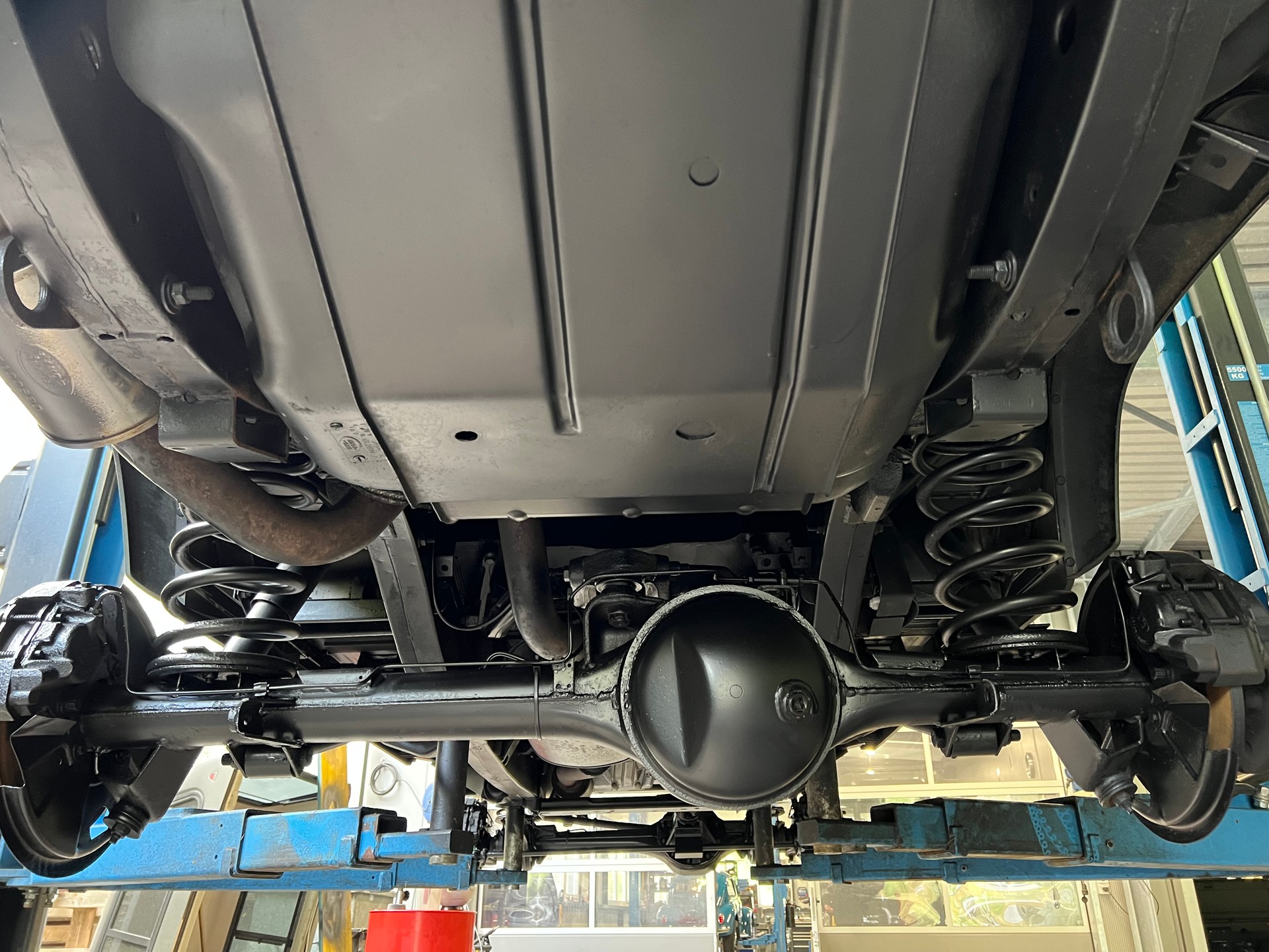 LAND ROVER 90-image-12
