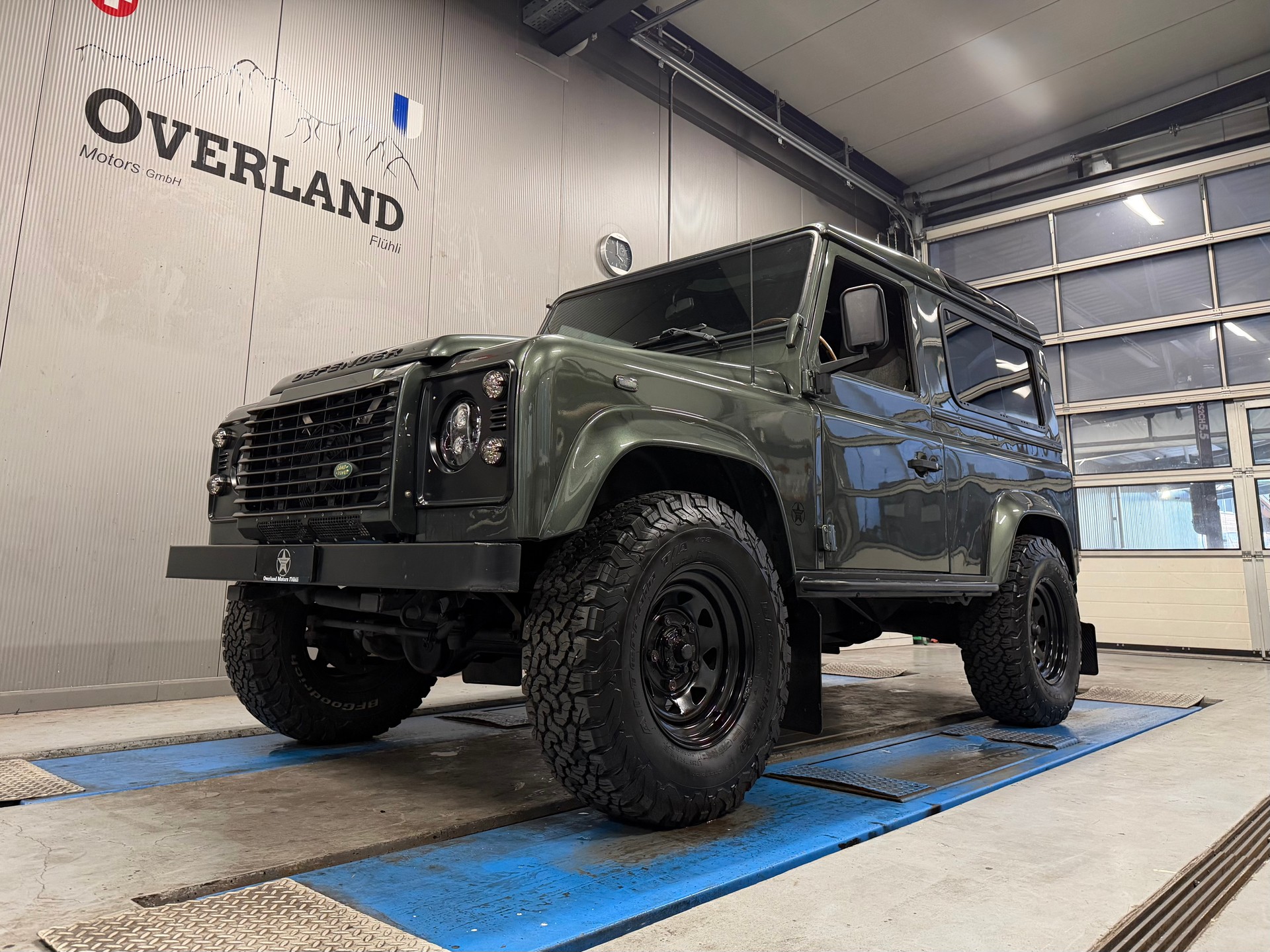 LAND ROVER 90-image-0