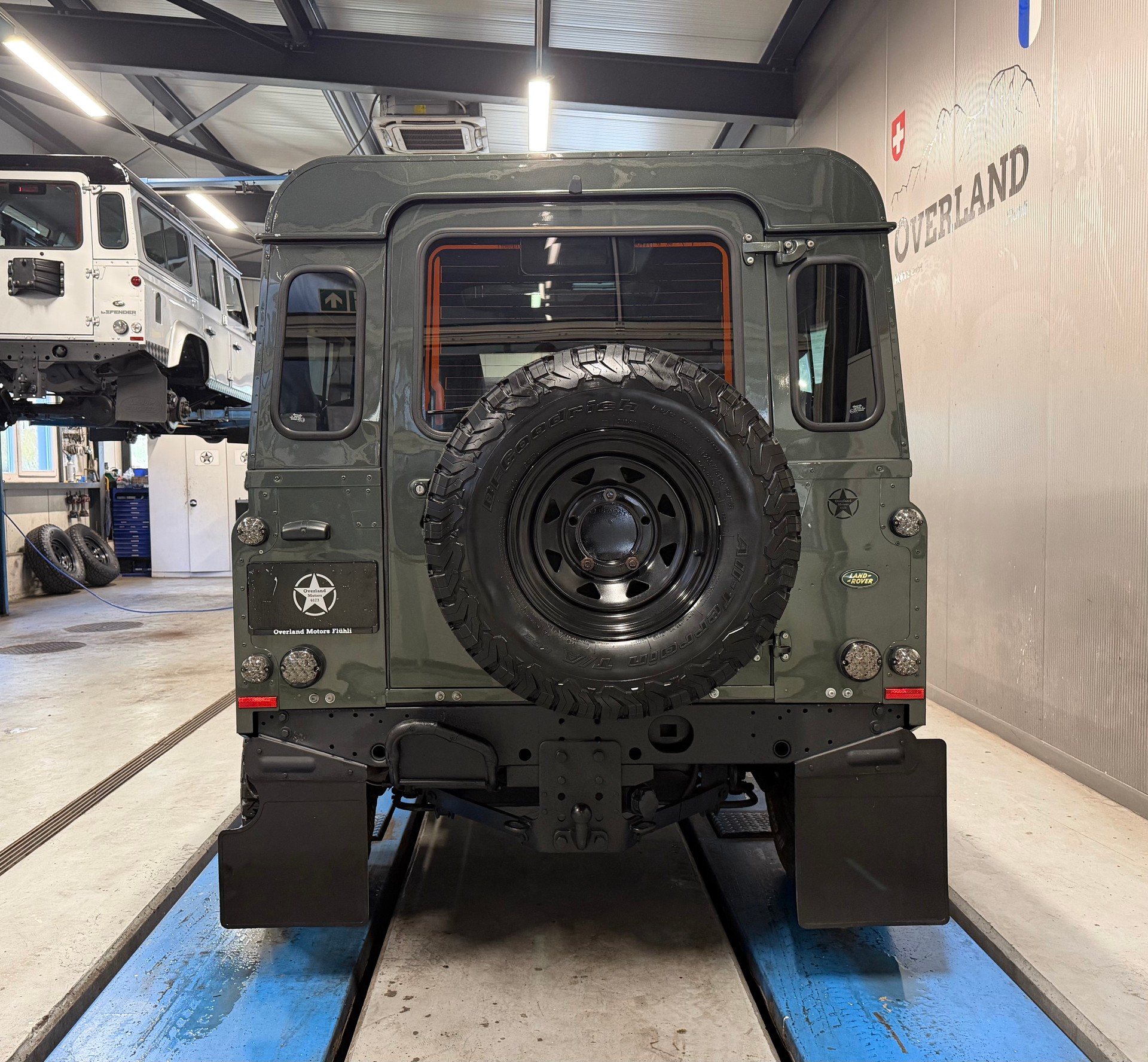 LAND ROVER 90-image-3