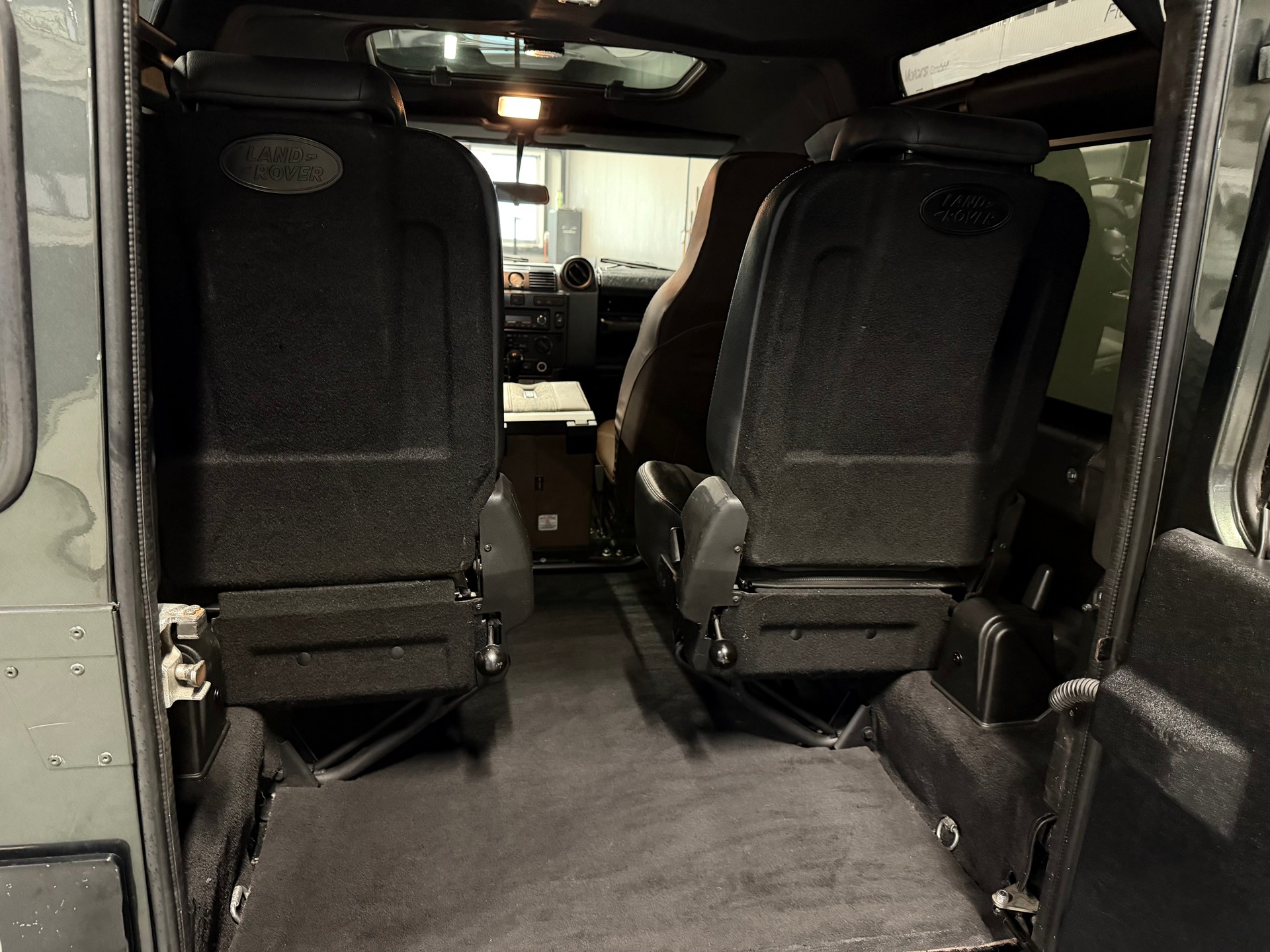 LAND ROVER 90-image-10