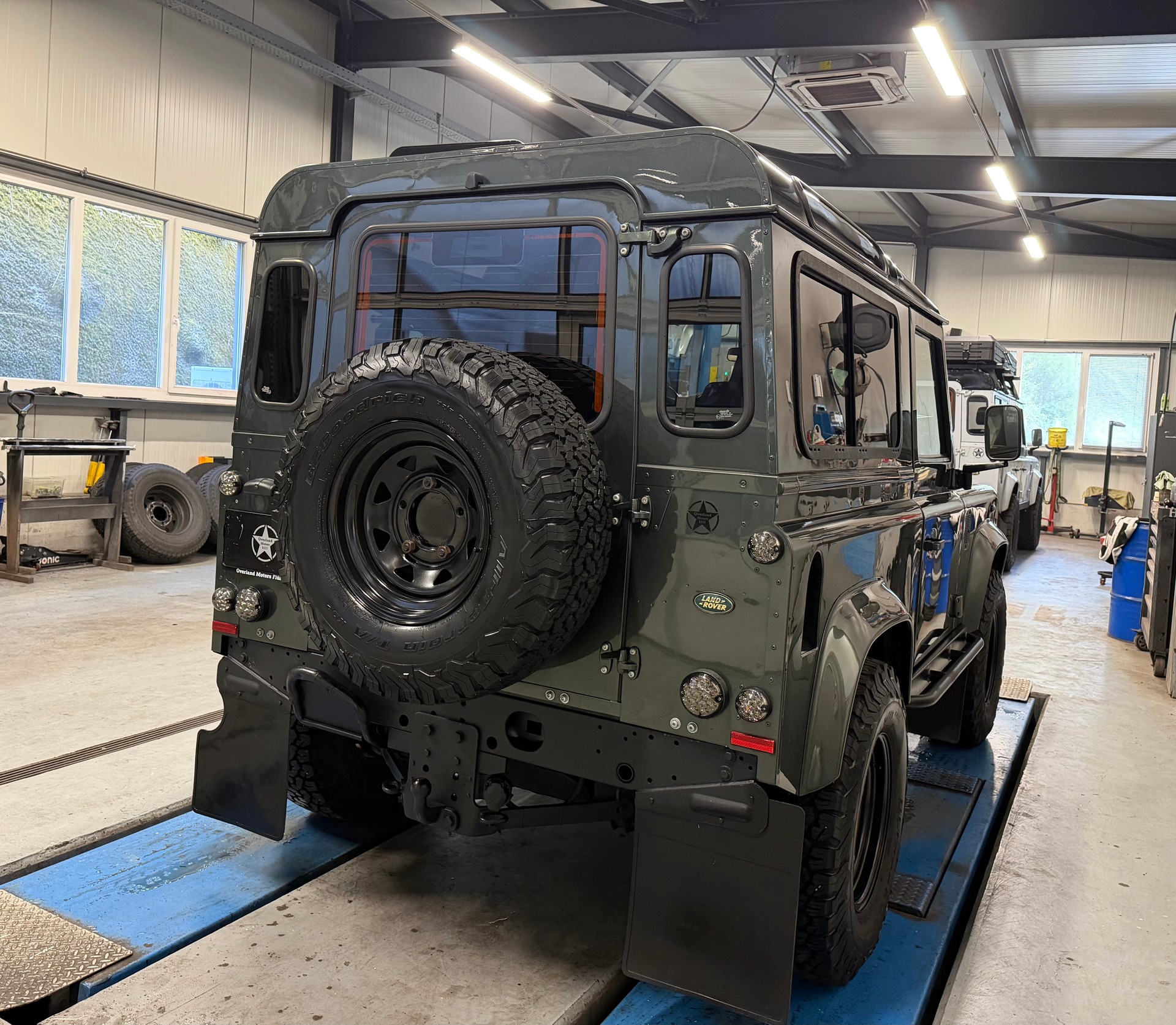 LAND ROVER 90-image-4