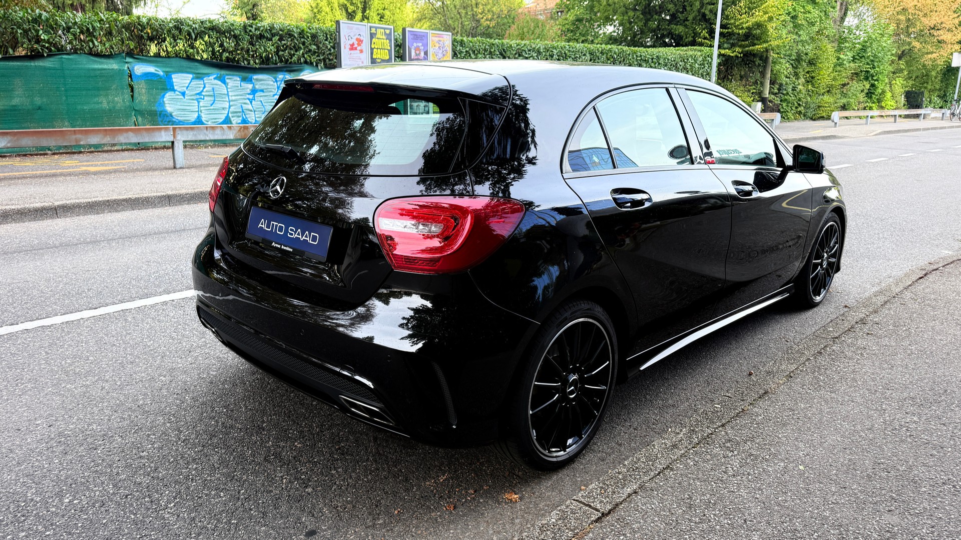 MERCEDES-BENZ A 200 AMG Line-image-4