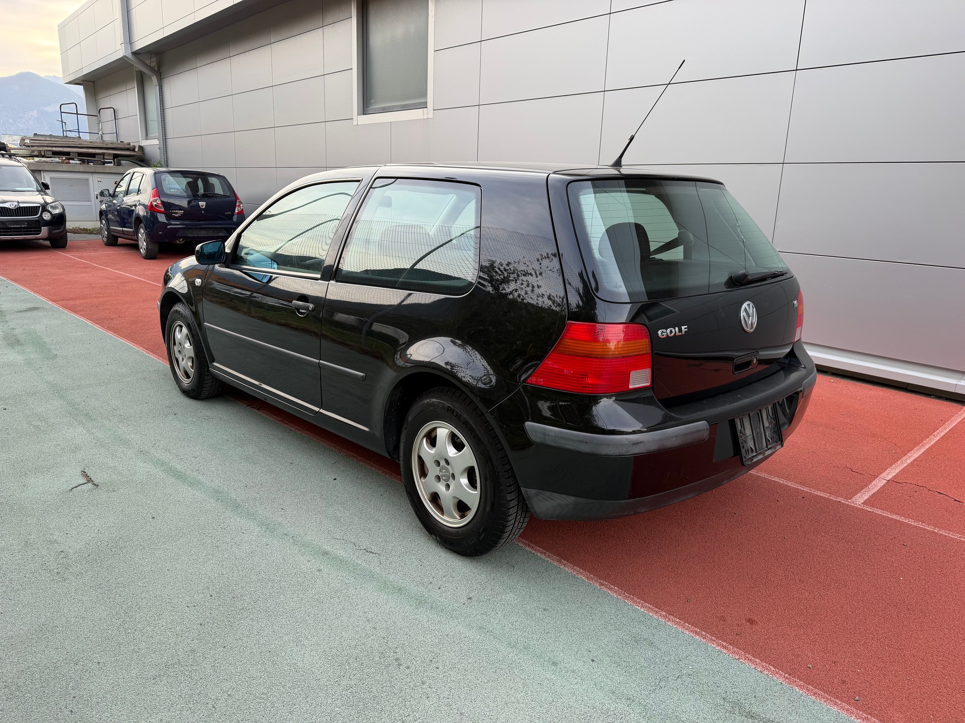 VW Golf 1.6 Celebration-image-3