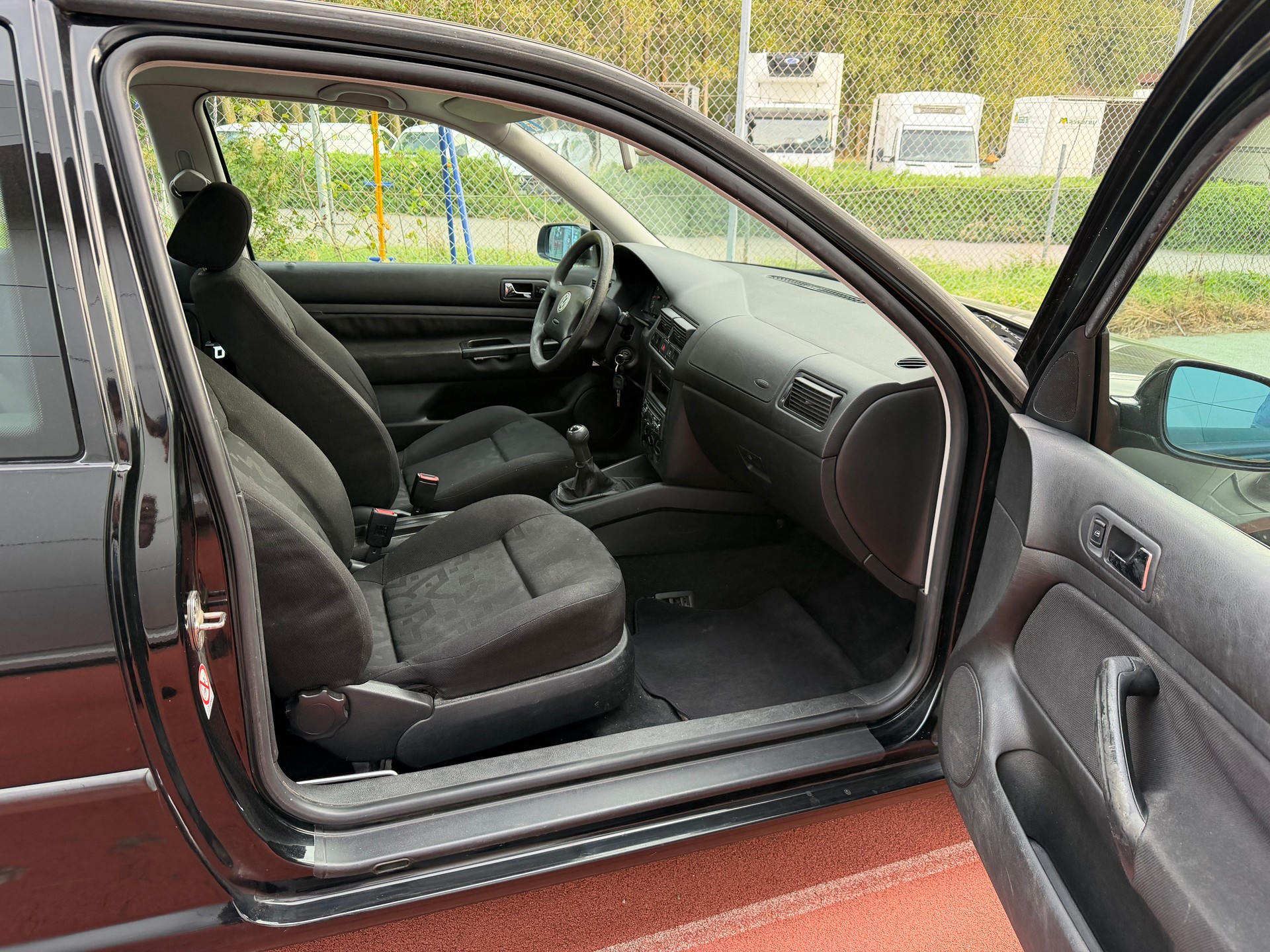 VW Golf 1.6 Celebration-image-9