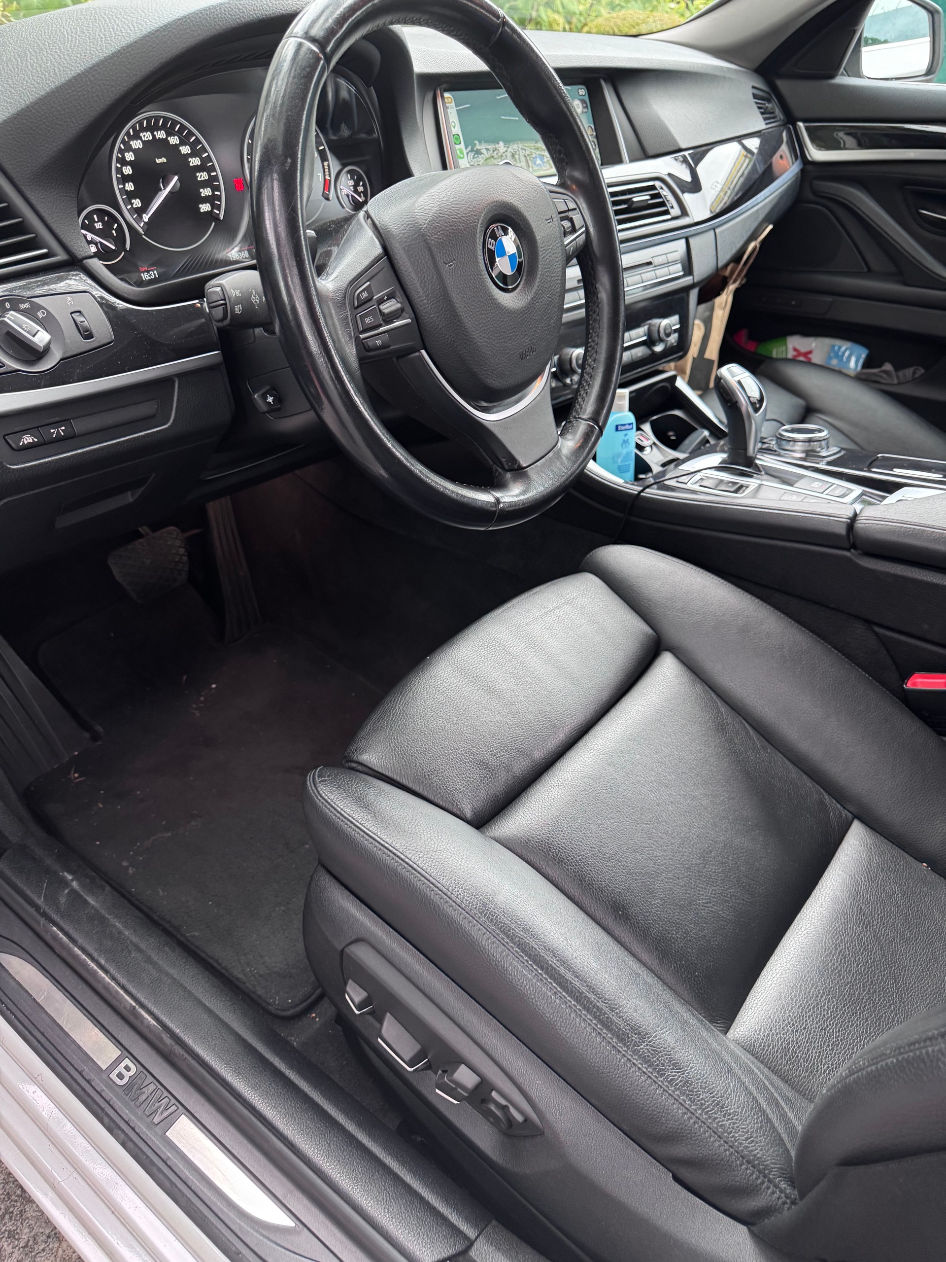 BMW 528i xDrive-image-4