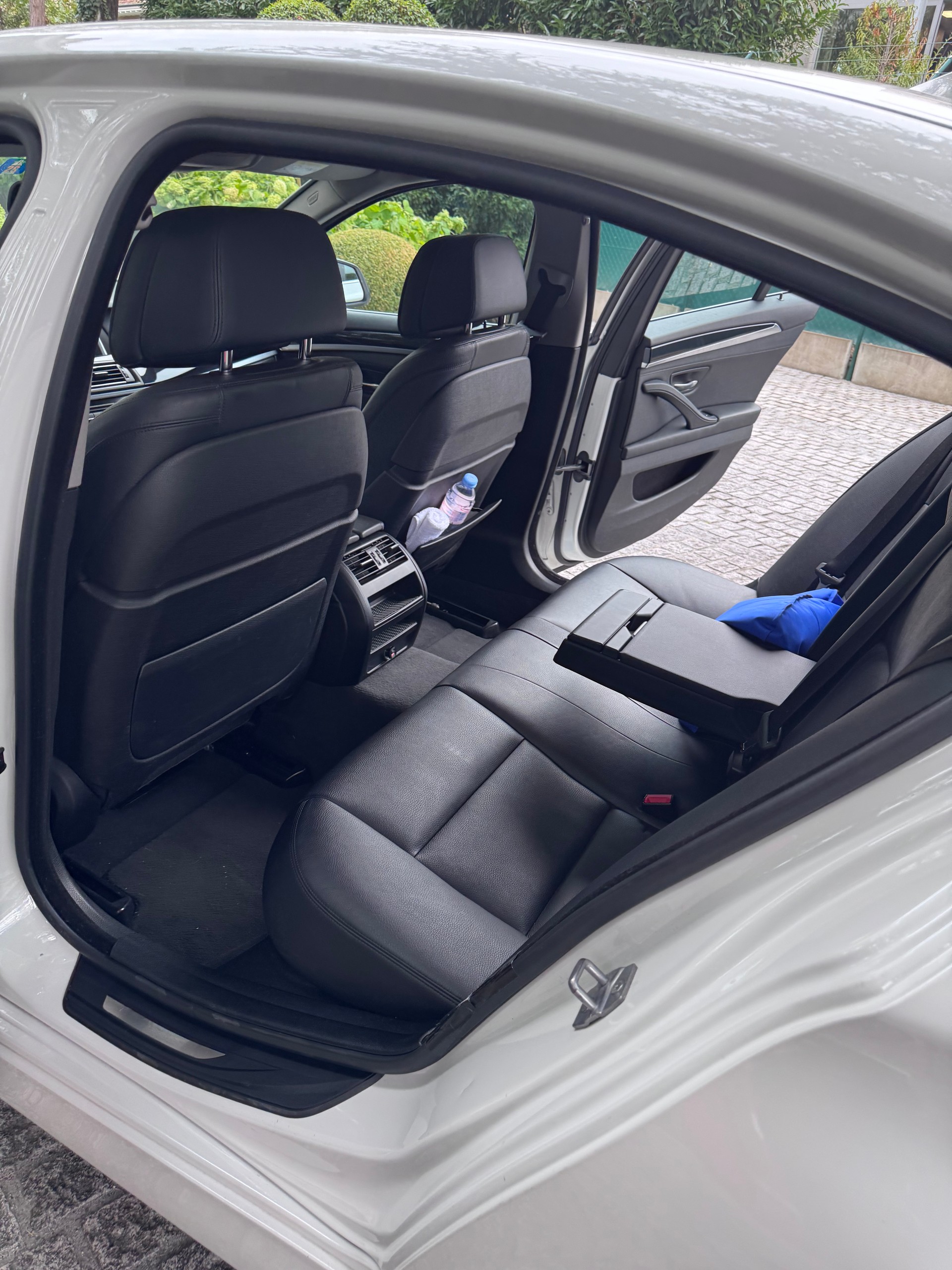 BMW 528i xDrive-image-1